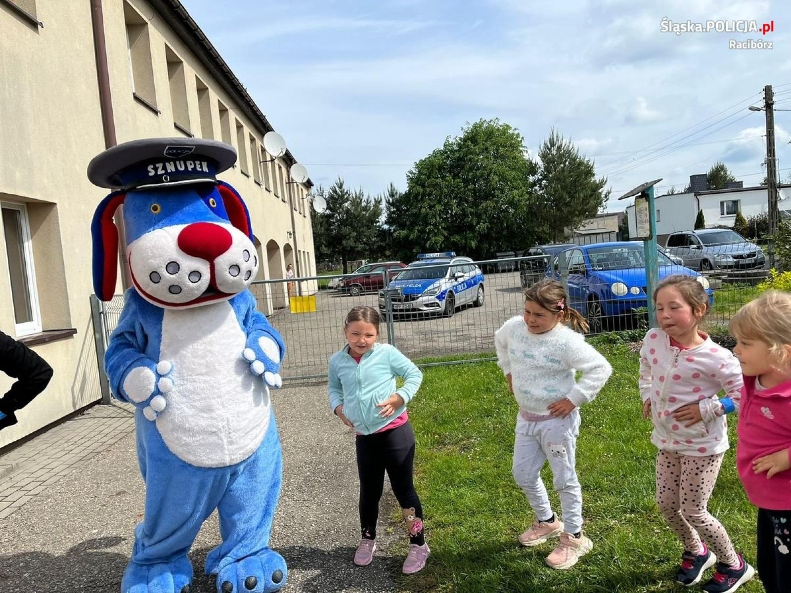 Zdjęcie w galerii na portalu naszraciborz.pl: Niecodzienni goście w przedszkolu w Gamowie wiadomości z regionu