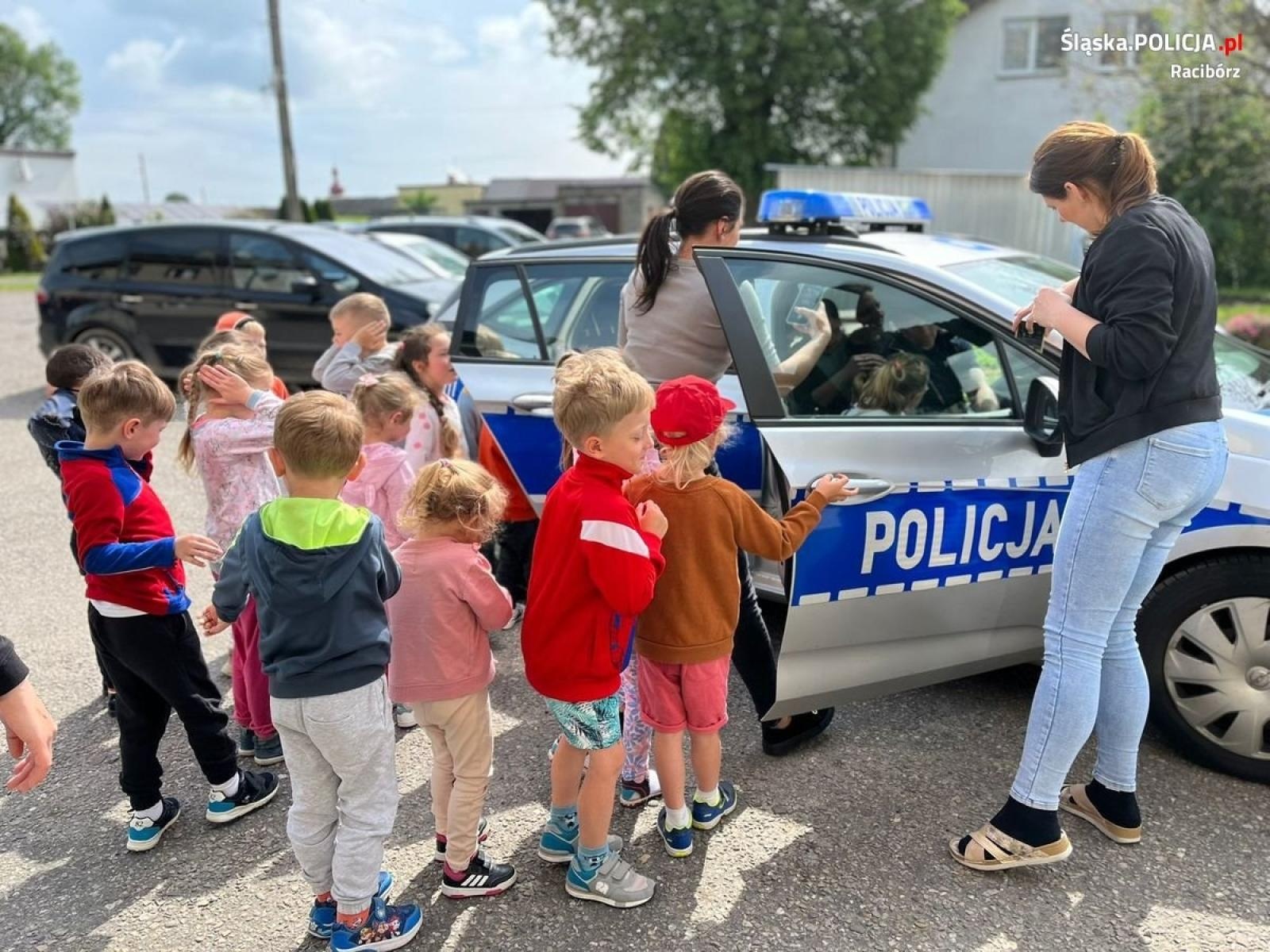 Zdjęcie w galerii na portalu naszraciborz.pl: Niecodzienni goście w przedszkolu w Gamowie wiadomości z regionu