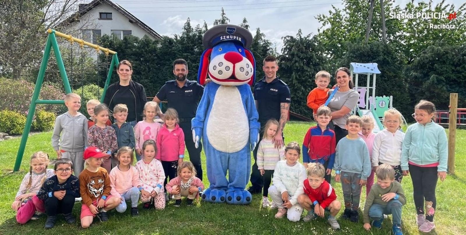Zdjęcie w galerii na portalu naszraciborz.pl: Niecodzienni goście w przedszkolu w Gamowie wiadomości z regionu