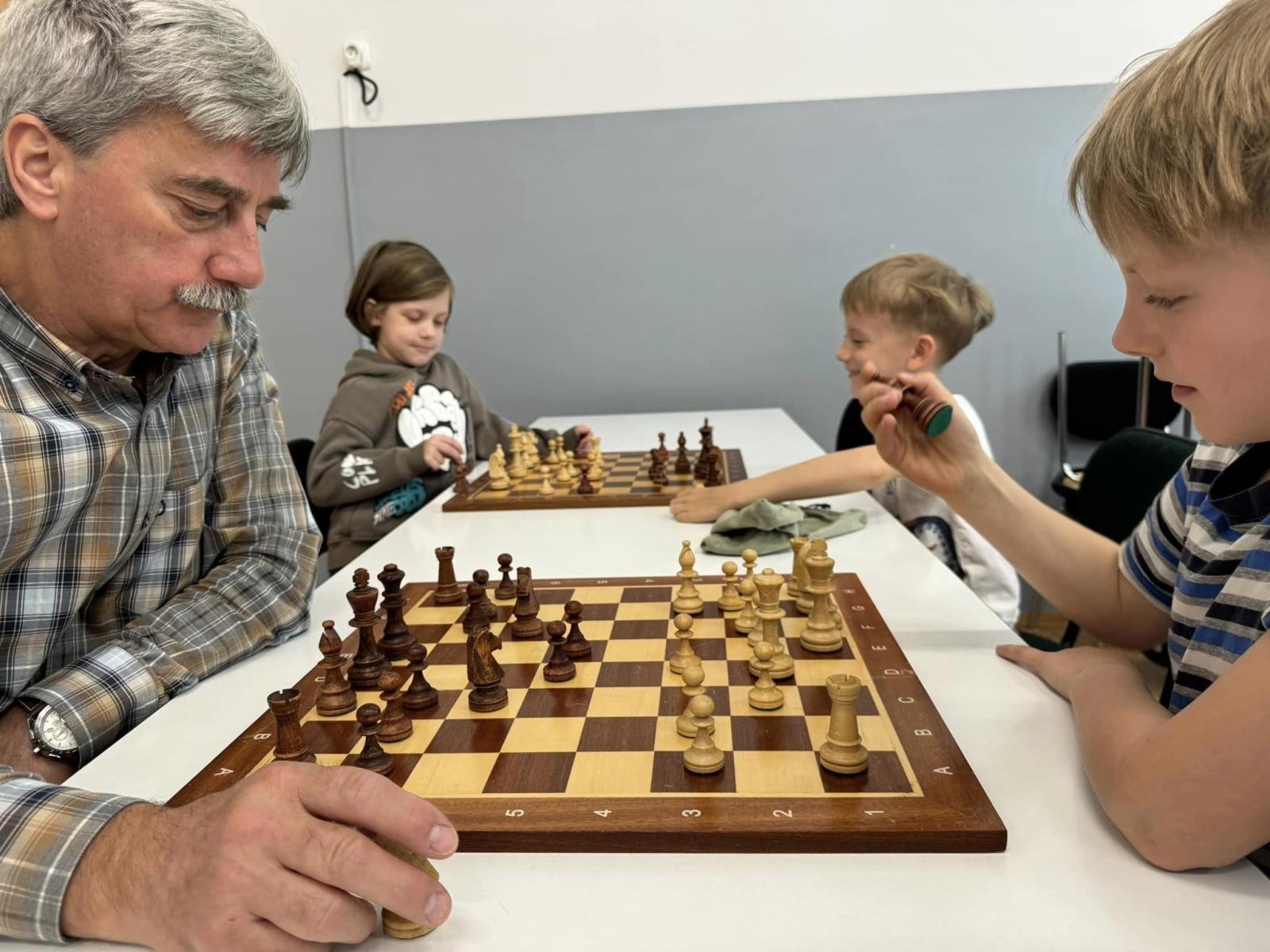 Zdjęcie w galerii na portalu naszraciborz.pl: Turniej szachowy - Główka szachuje czyli bajeczna szachaGRA wiadomości z regionu