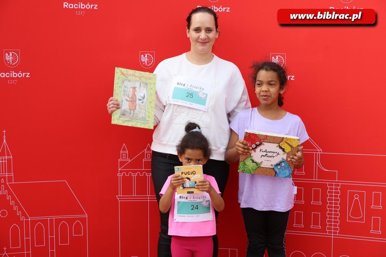 Zdjęcie w galerii na portalu naszraciborz.pl: Nie tylko czytają, ale i biegają. II Bieg z książką za nami wiadomości z regionu