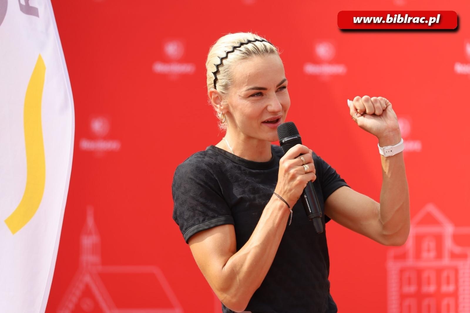 Zdjęcie w galerii na portalu naszraciborz.pl: Nie tylko czytają, ale i biegają. II Bieg z książką za nami wiadomości z regionu