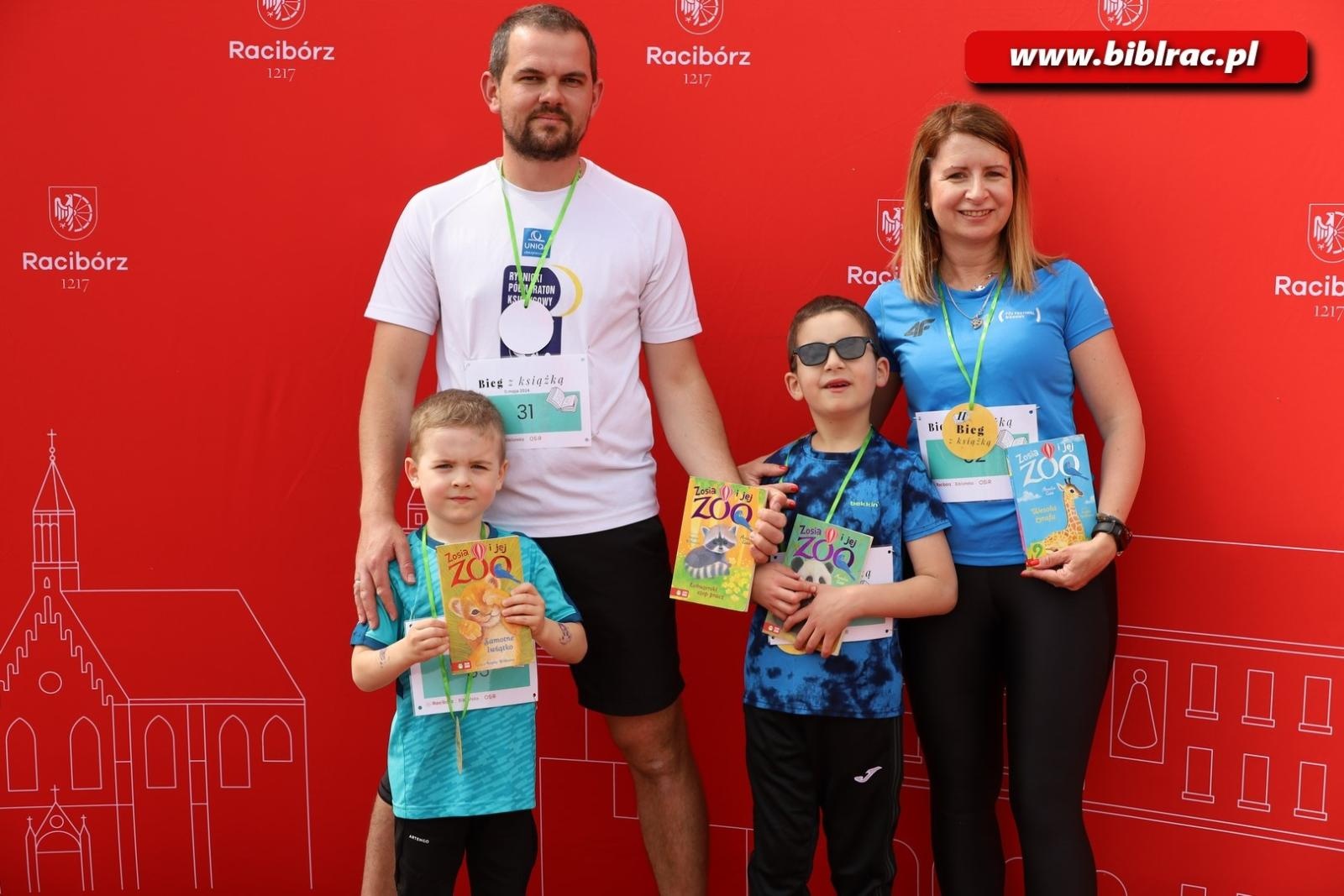 Zdjęcie w galerii na portalu naszraciborz.pl: Nie tylko czytają, ale i biegają. II Bieg z książką za nami wiadomości z regionu