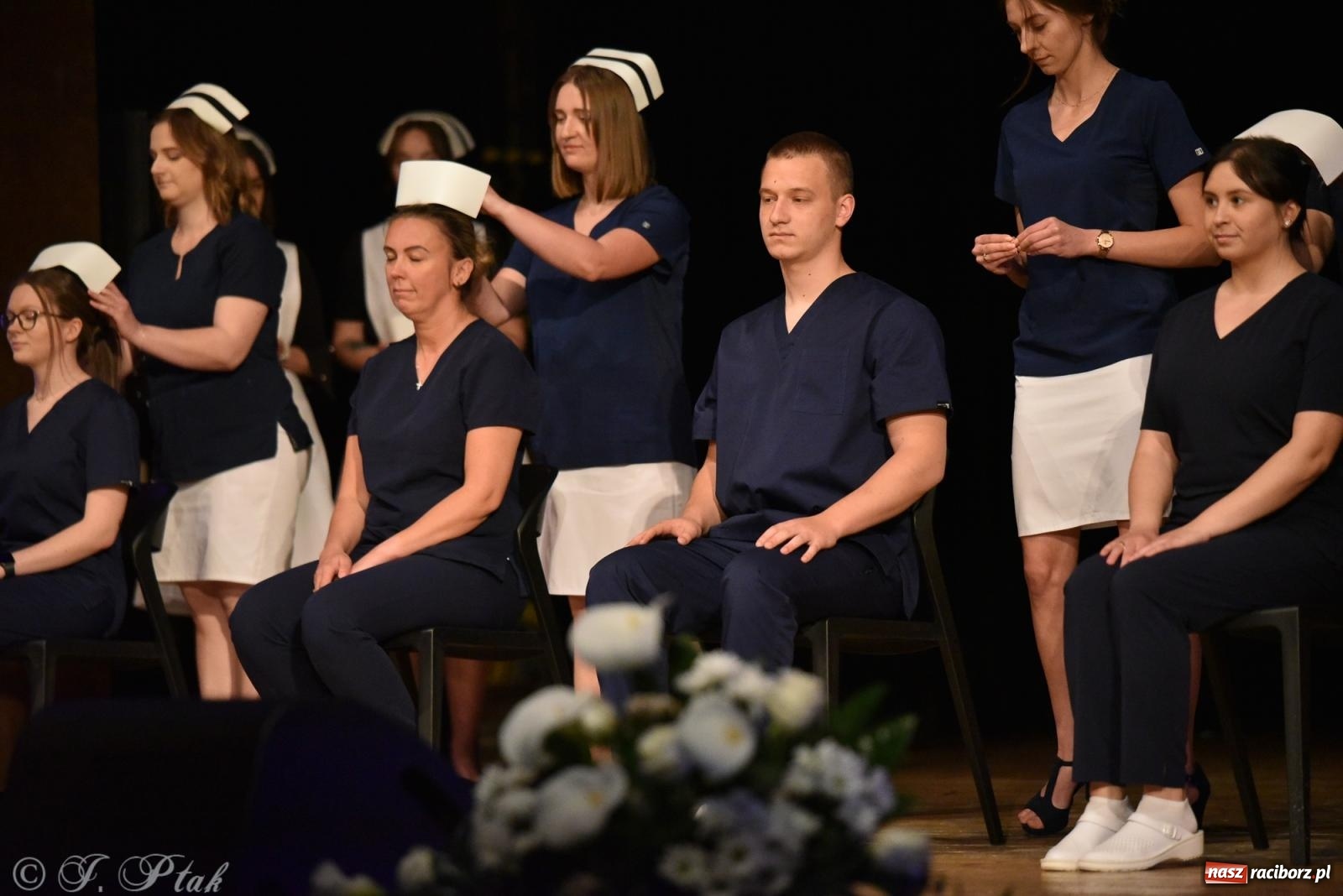 Zdjęcie w galerii na portalu naszraciborz.pl: Pierwszy stopień wtajemniczenia. Czepkowanie w raciborskiej ANS [FOTO i WIDEO] wiadomości z regionu