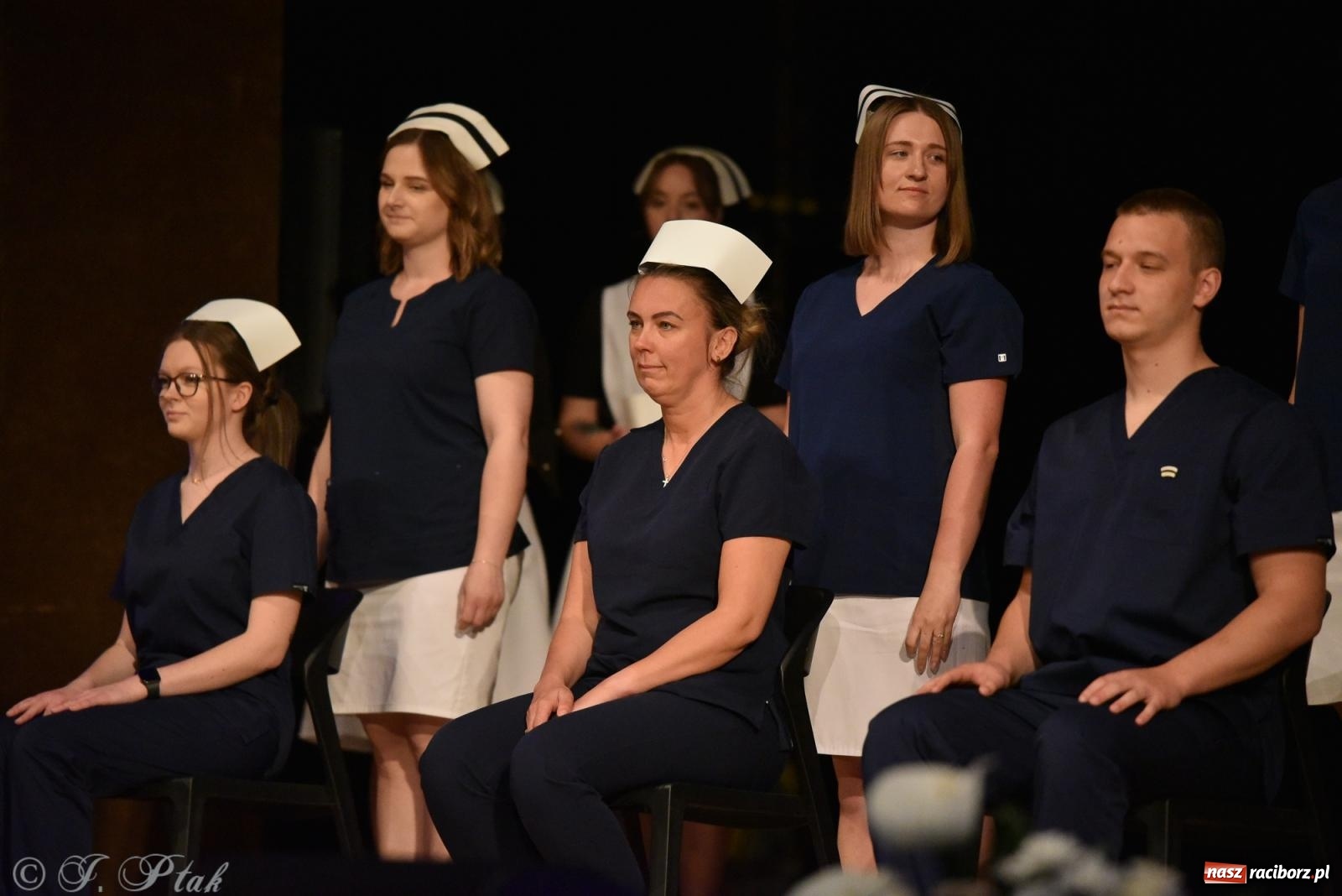 Zdjęcie w galerii na portalu naszraciborz.pl: Pierwszy stopień wtajemniczenia. Czepkowanie w raciborskiej ANS [FOTO i WIDEO] wiadomości z regionu