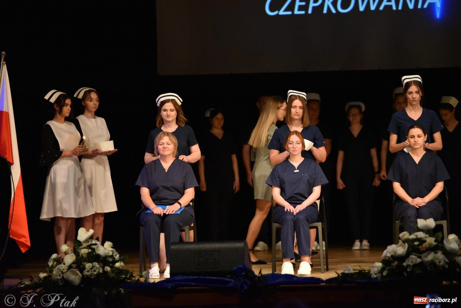 Zdjęcie w galerii na portalu naszraciborz.pl: Pierwszy stopień wtajemniczenia. Czepkowanie w raciborskiej ANS [FOTO i WIDEO] wiadomości z regionu