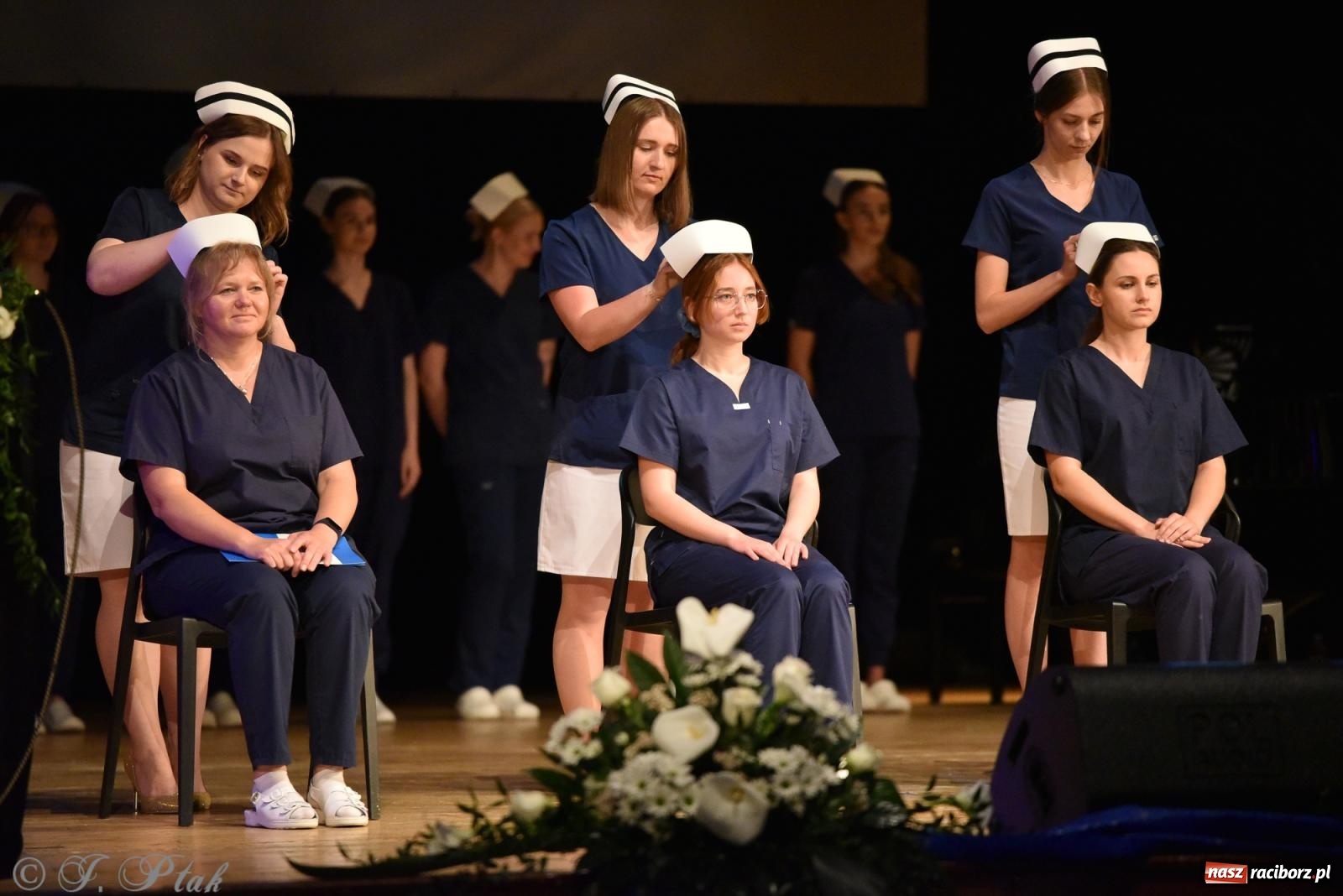 Zdjęcie w galerii na portalu naszraciborz.pl: Pierwszy stopień wtajemniczenia. Czepkowanie w raciborskiej ANS [FOTO i WIDEO] wiadomości z regionu