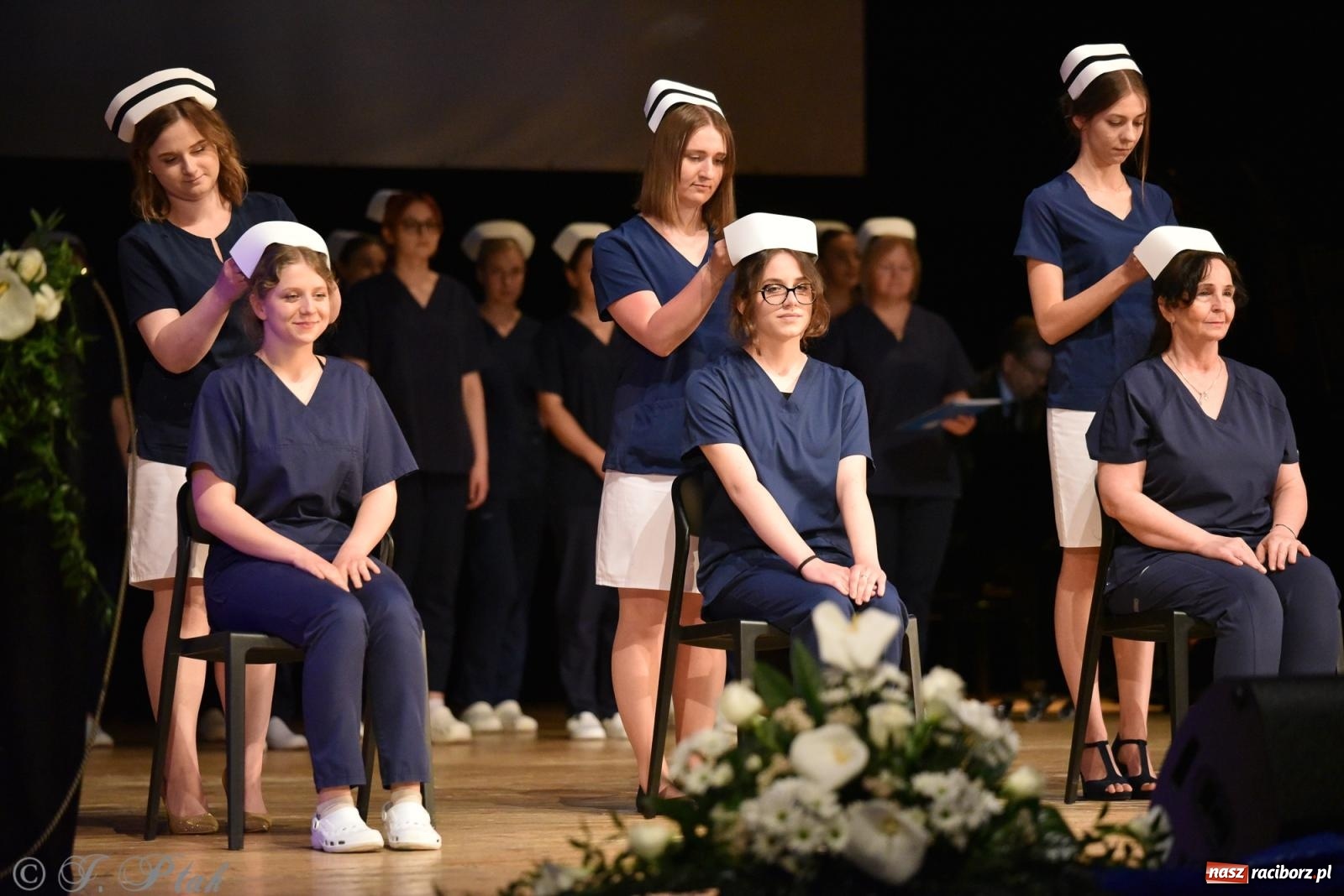 Zdjęcie w galerii na portalu naszraciborz.pl: Pierwszy stopień wtajemniczenia. Czepkowanie w raciborskiej ANS [FOTO i WIDEO] wiadomości z regionu