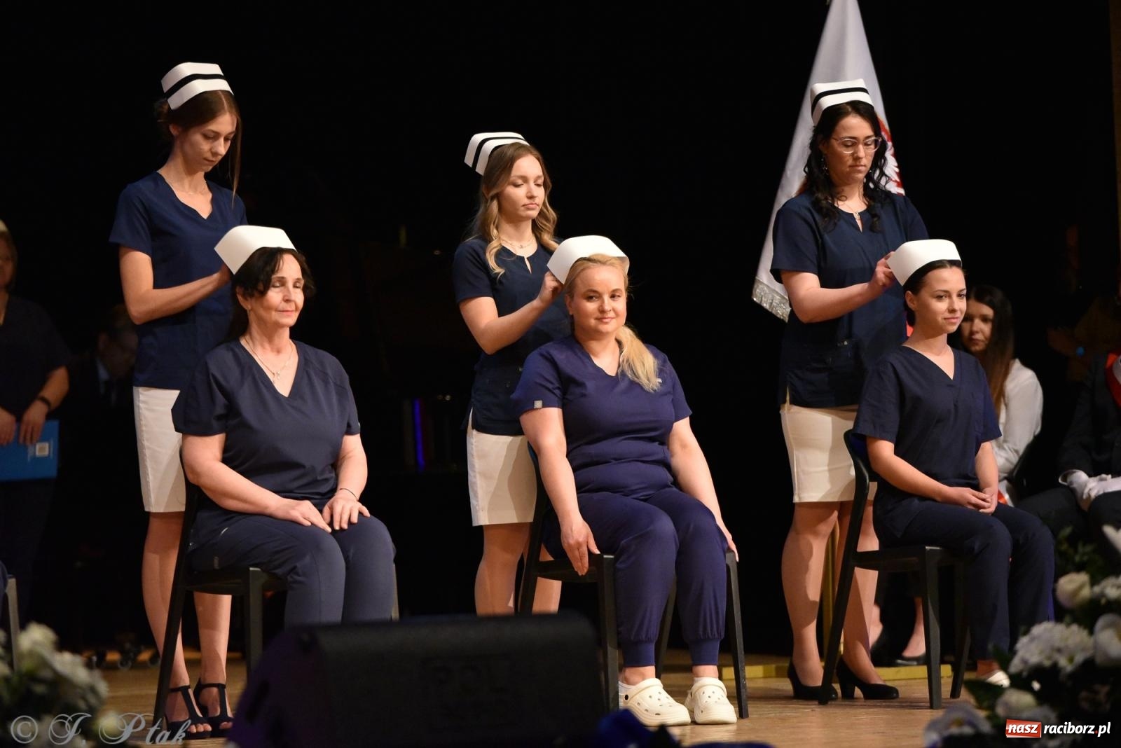 Zdjęcie w galerii na portalu naszraciborz.pl: Pierwszy stopień wtajemniczenia. Czepkowanie w raciborskiej ANS [FOTO i WIDEO] wiadomości z regionu