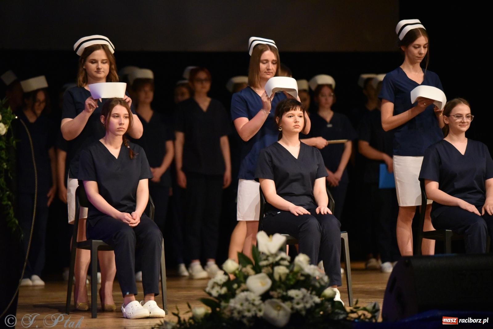 Zdjęcie w galerii na portalu naszraciborz.pl: Pierwszy stopień wtajemniczenia. Czepkowanie w raciborskiej ANS [FOTO i WIDEO] wiadomości z regionu