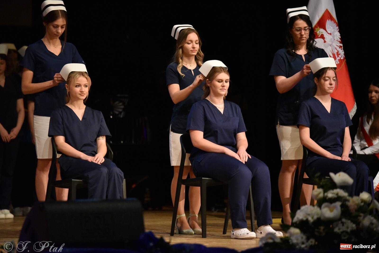 Zdjęcie w galerii na portalu naszraciborz.pl: Pierwszy stopień wtajemniczenia. Czepkowanie w raciborskiej ANS [FOTO i WIDEO] wiadomości z regionu