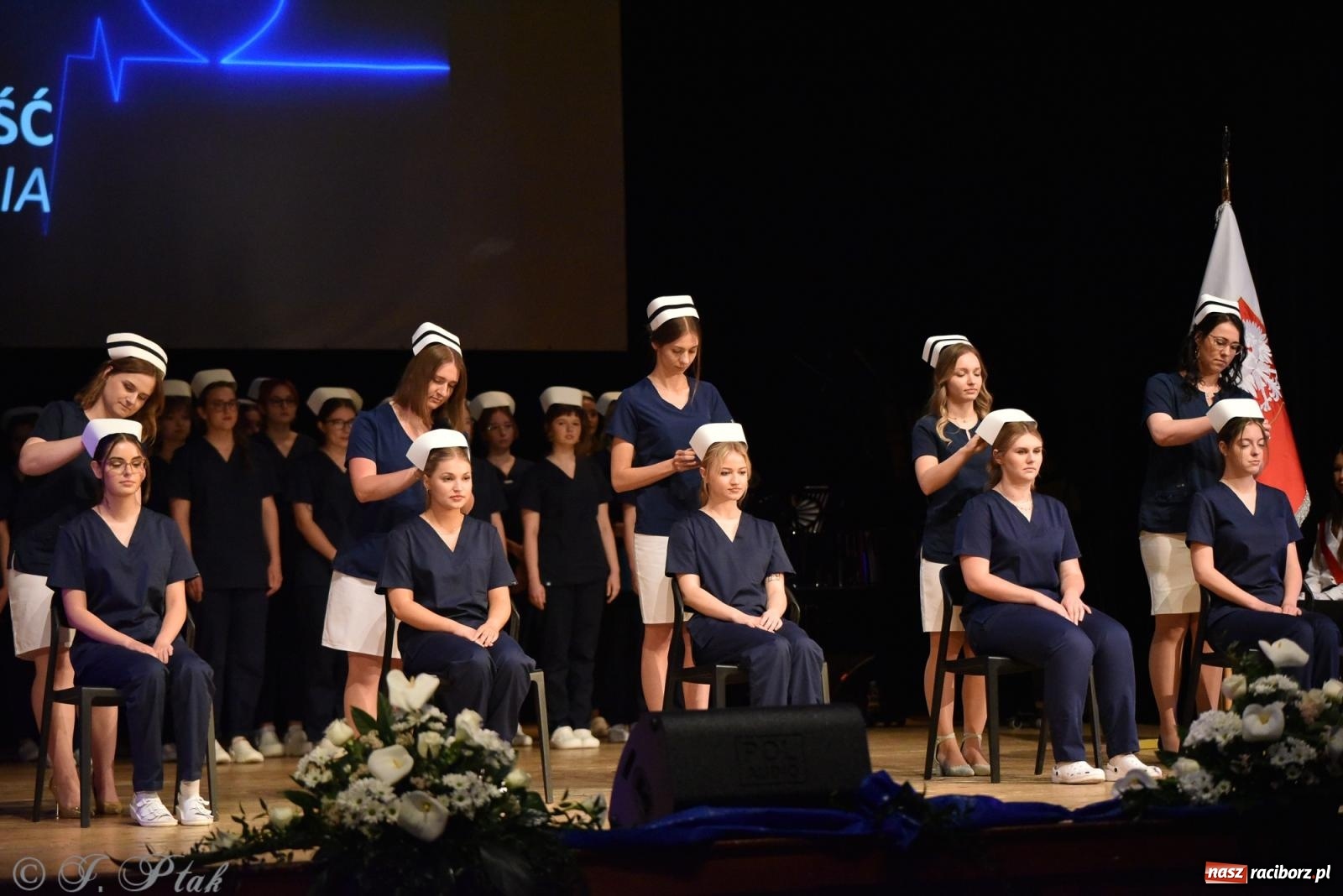 Zdjęcie w galerii na portalu naszraciborz.pl: Pierwszy stopień wtajemniczenia. Czepkowanie w raciborskiej ANS [FOTO i WIDEO] wiadomości z regionu