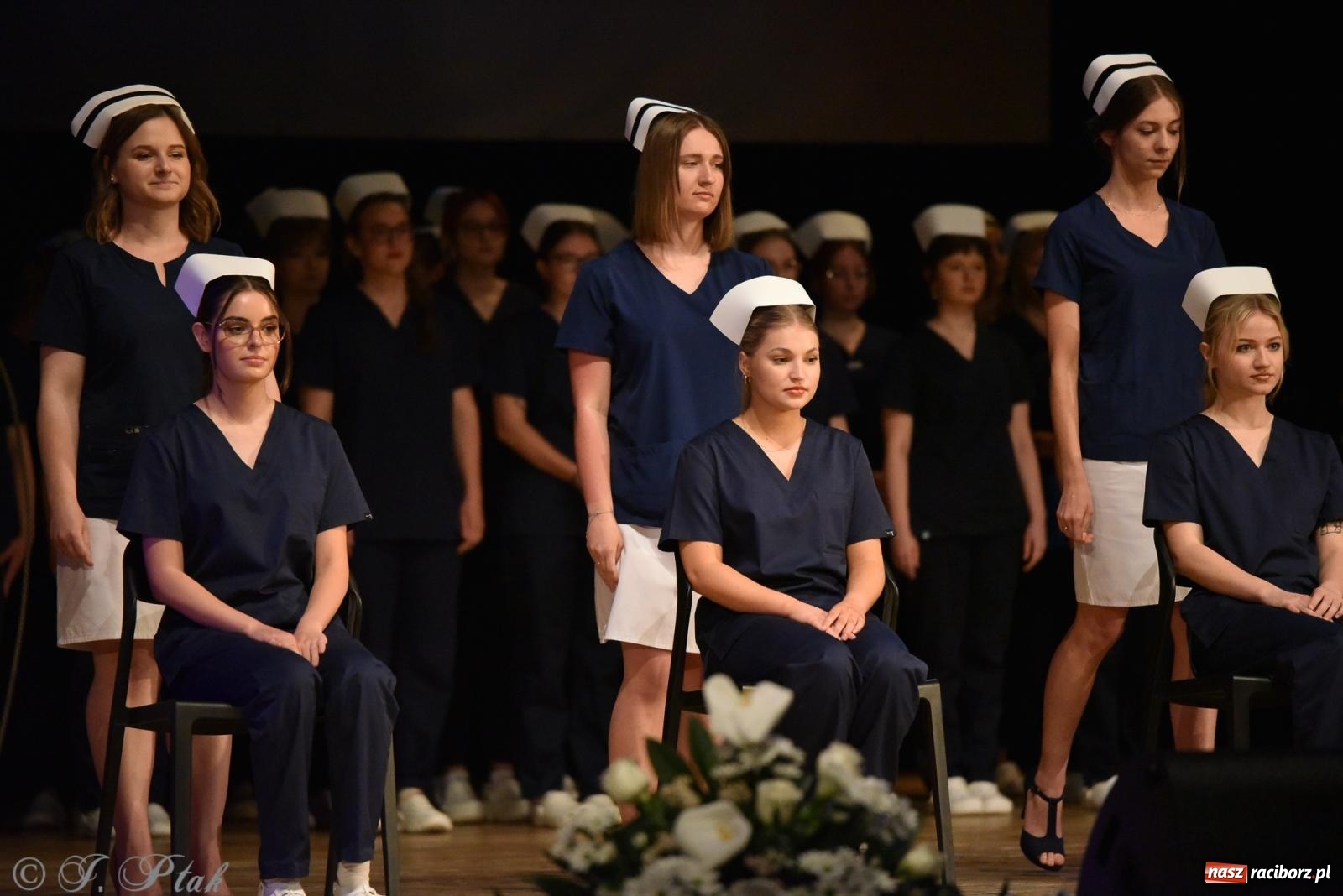 Zdjęcie w galerii na portalu naszraciborz.pl: Pierwszy stopień wtajemniczenia. Czepkowanie w raciborskiej ANS [FOTO i WIDEO] wiadomości z regionu