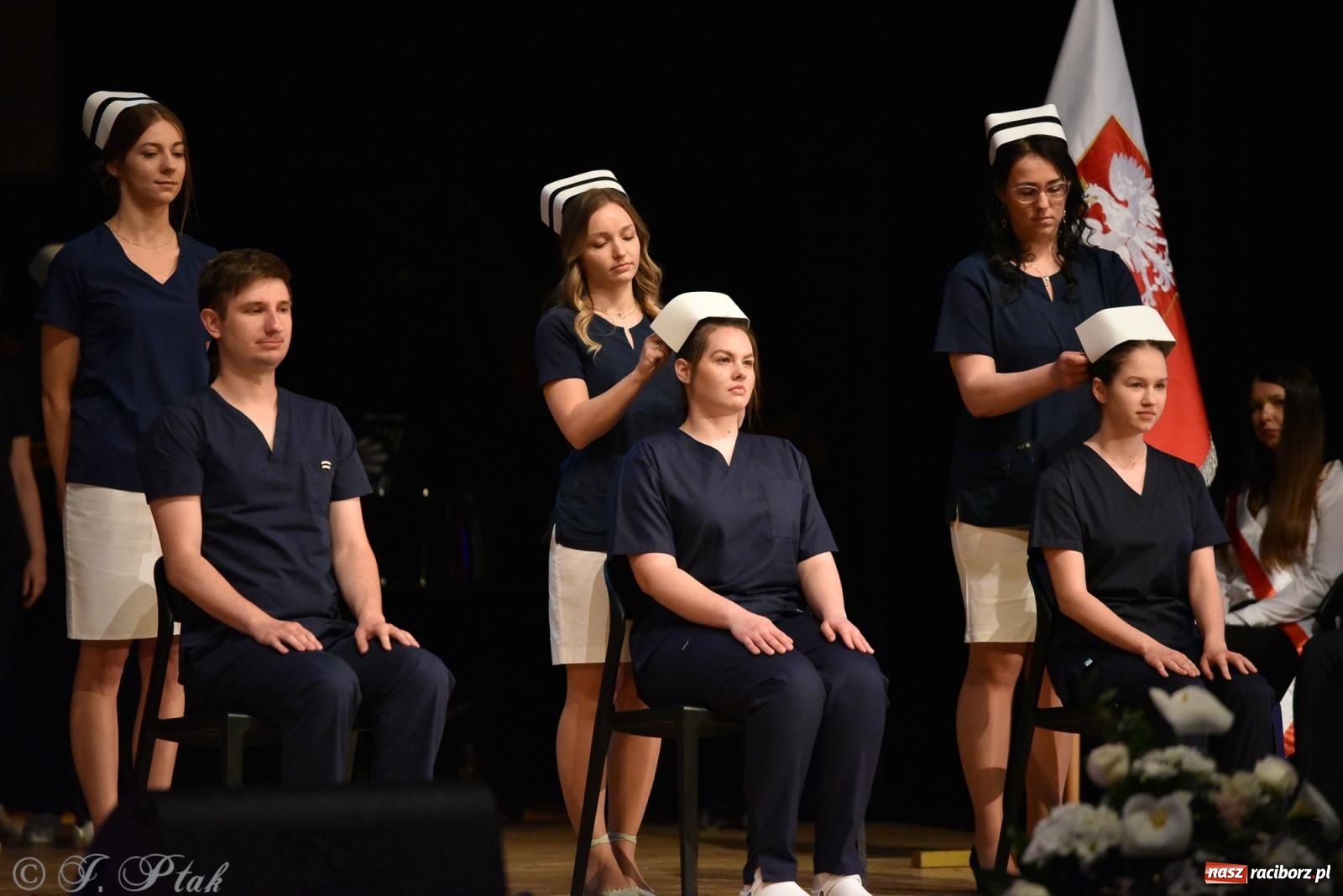 Zdjęcie w galerii na portalu naszraciborz.pl: Pierwszy stopień wtajemniczenia. Czepkowanie w raciborskiej ANS [FOTO i WIDEO] wiadomości z regionu