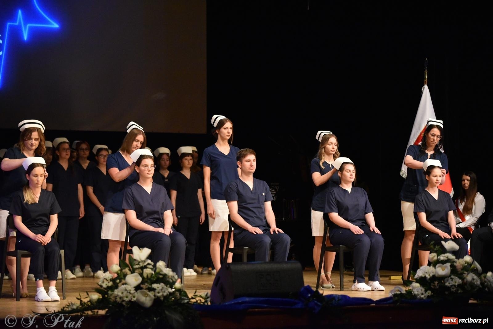 Zdjęcie w galerii na portalu naszraciborz.pl: Pierwszy stopień wtajemniczenia. Czepkowanie w raciborskiej ANS [FOTO i WIDEO] wiadomości z regionu