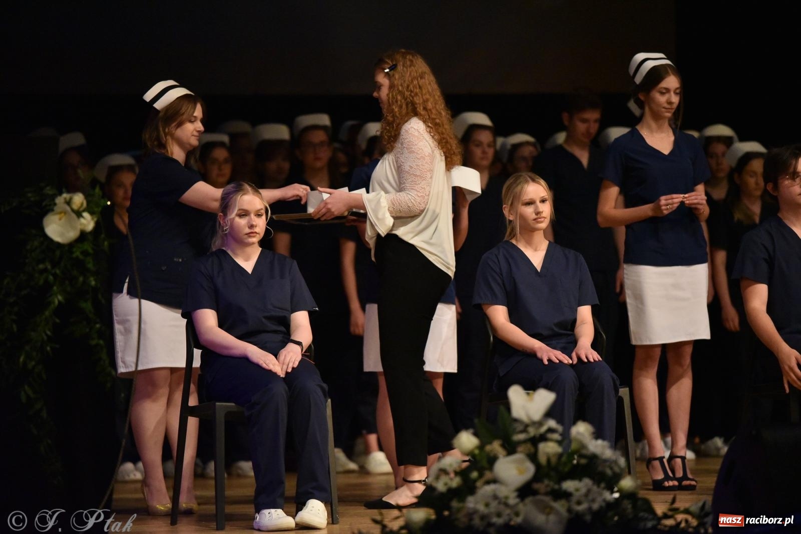 Zdjęcie w galerii na portalu naszraciborz.pl: Pierwszy stopień wtajemniczenia. Czepkowanie w raciborskiej ANS [FOTO i WIDEO] wiadomości z regionu