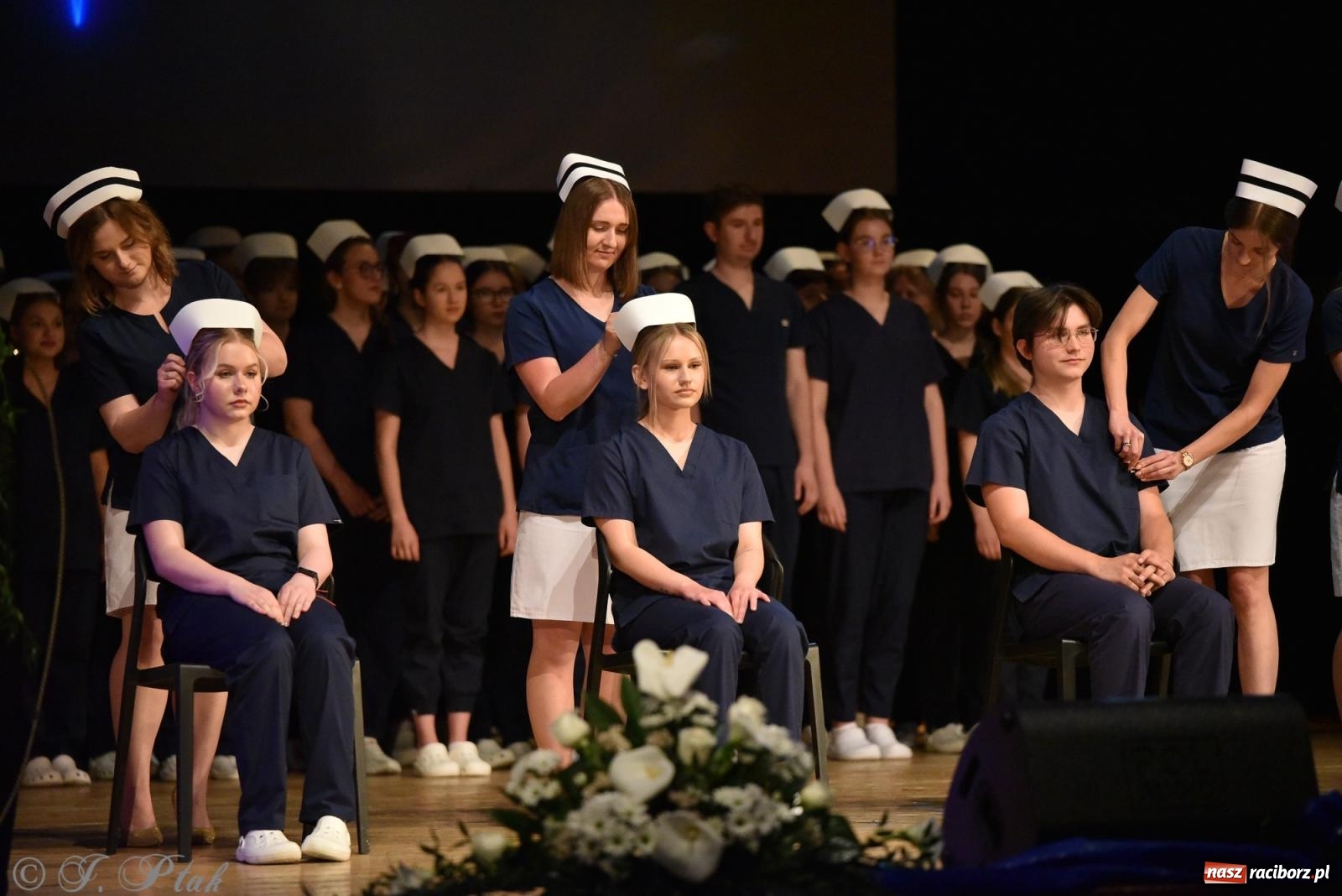 Zdjęcie w galerii na portalu naszraciborz.pl: Pierwszy stopień wtajemniczenia. Czepkowanie w raciborskiej ANS [FOTO i WIDEO] wiadomości z regionu