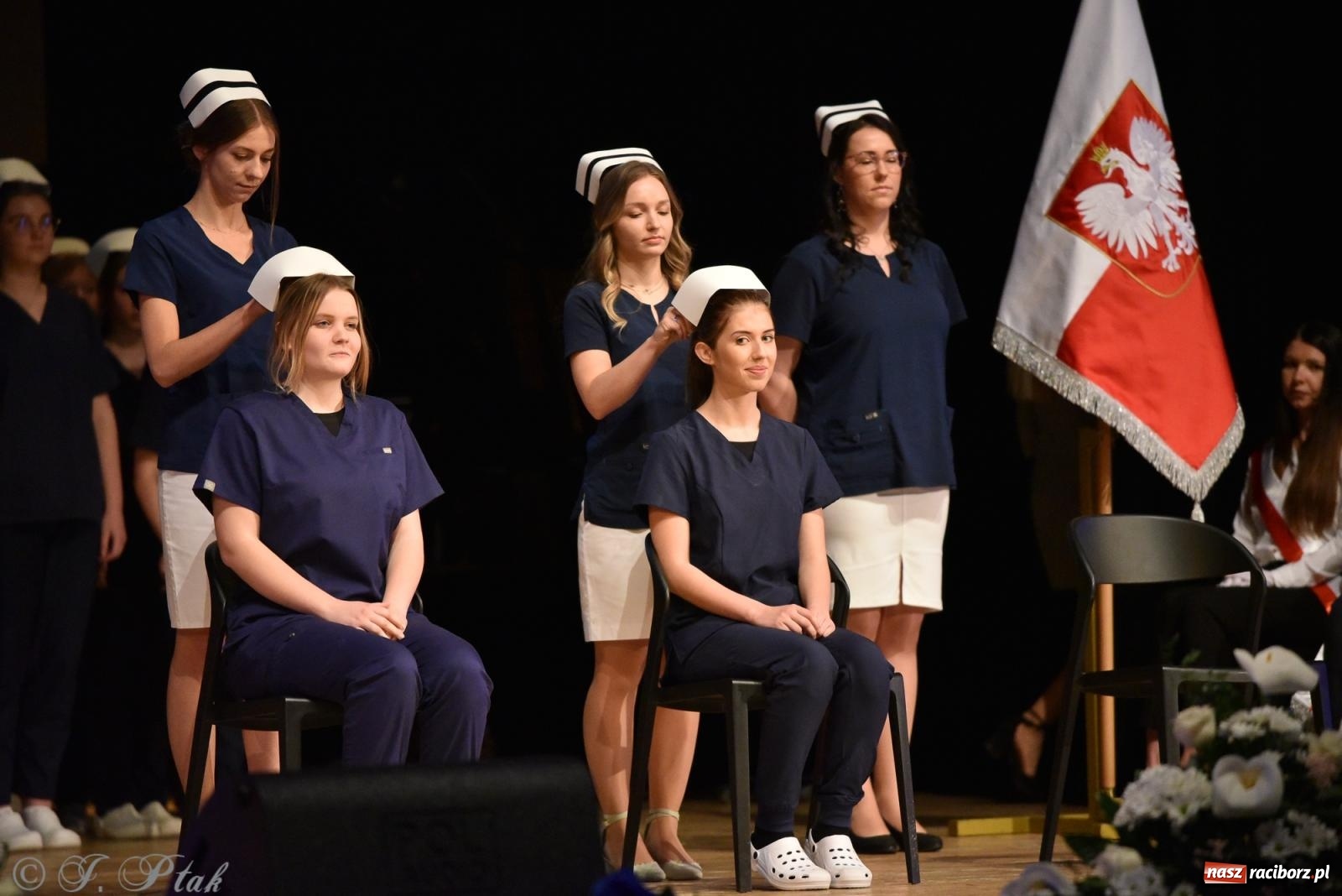 Zdjęcie w galerii na portalu naszraciborz.pl: Pierwszy stopień wtajemniczenia. Czepkowanie w raciborskiej ANS [FOTO i WIDEO] wiadomości z regionu