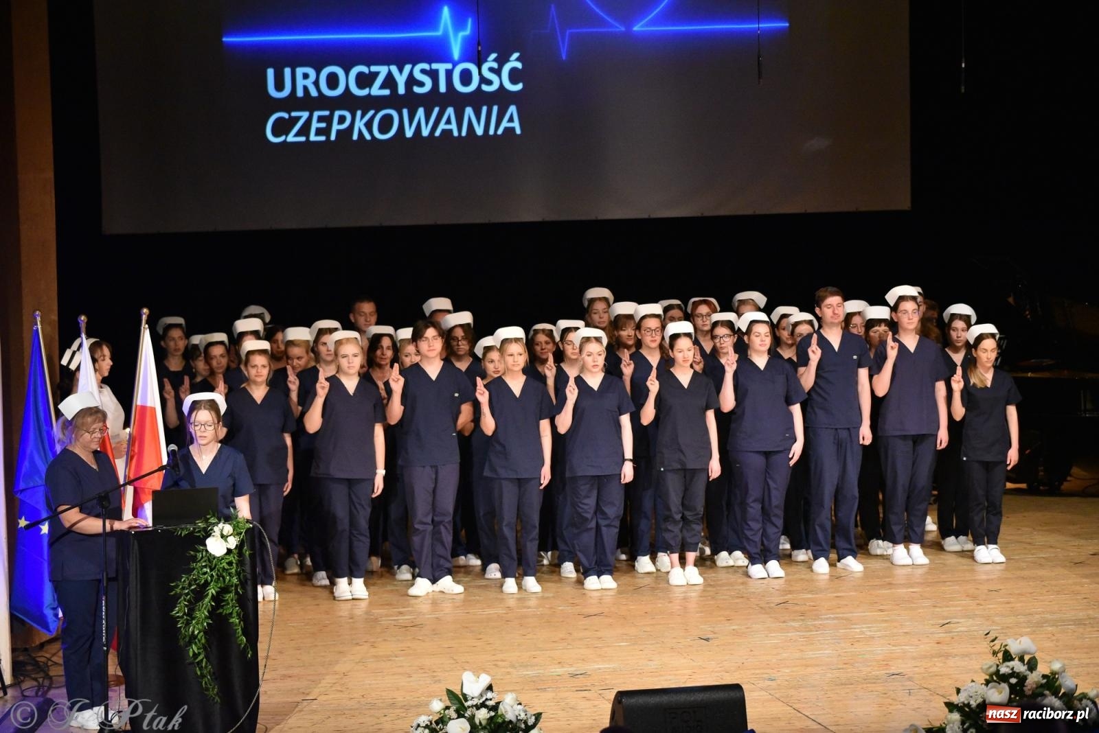 Zdjęcie w galerii na portalu naszraciborz.pl: Pierwszy stopień wtajemniczenia. Czepkowanie w raciborskiej ANS [FOTO i WIDEO] wiadomości z regionu