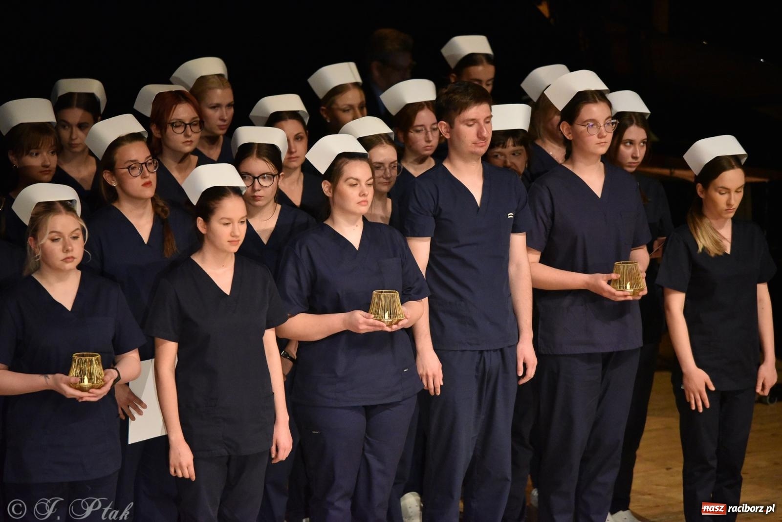 Zdjęcie w galerii na portalu naszraciborz.pl: Pierwszy stopień wtajemniczenia. Czepkowanie w raciborskiej ANS [FOTO i WIDEO] wiadomości z regionu