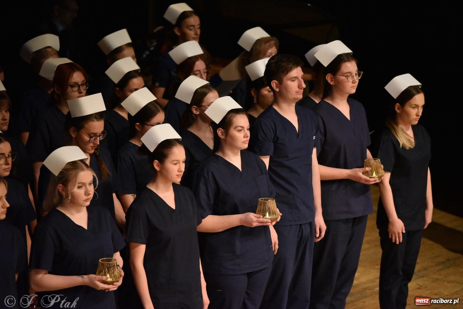 Zdjęcie w galerii na portalu naszraciborz.pl: Pierwszy stopień wtajemniczenia. Czepkowanie w raciborskiej ANS [FOTO i WIDEO] wiadomości z regionu