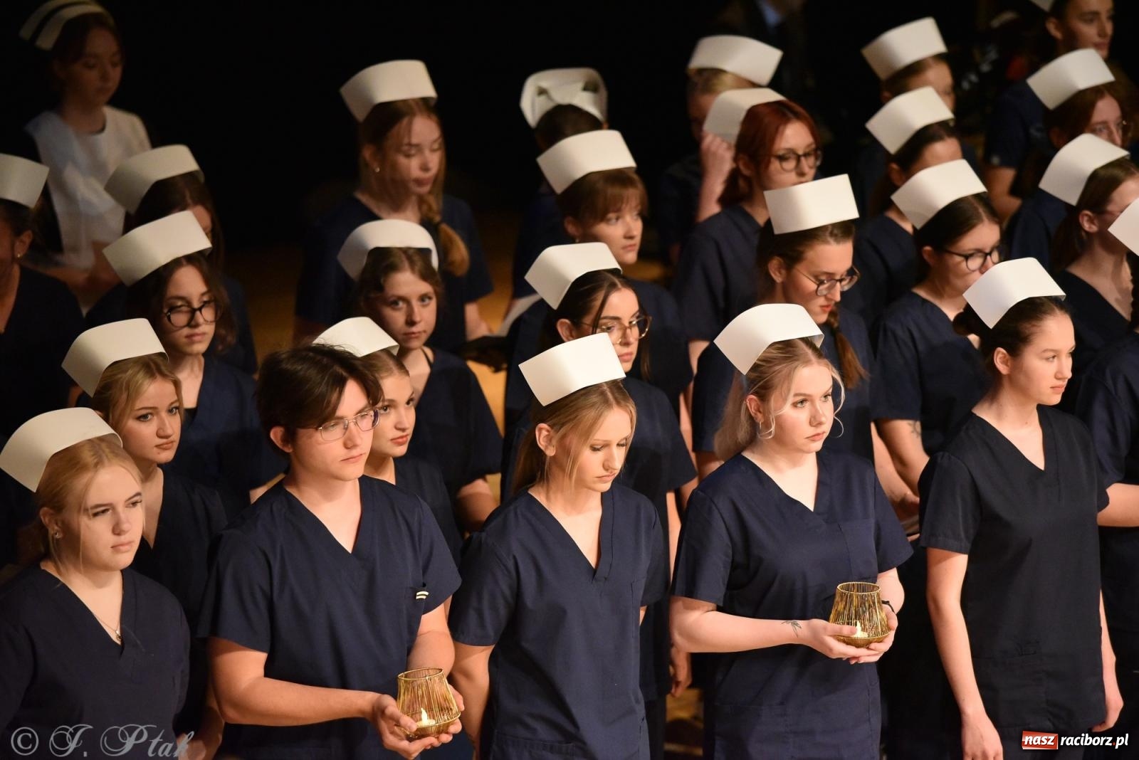 Zdjęcie w galerii na portalu naszraciborz.pl: Pierwszy stopień wtajemniczenia. Czepkowanie w raciborskiej ANS [FOTO i WIDEO] wiadomości z regionu