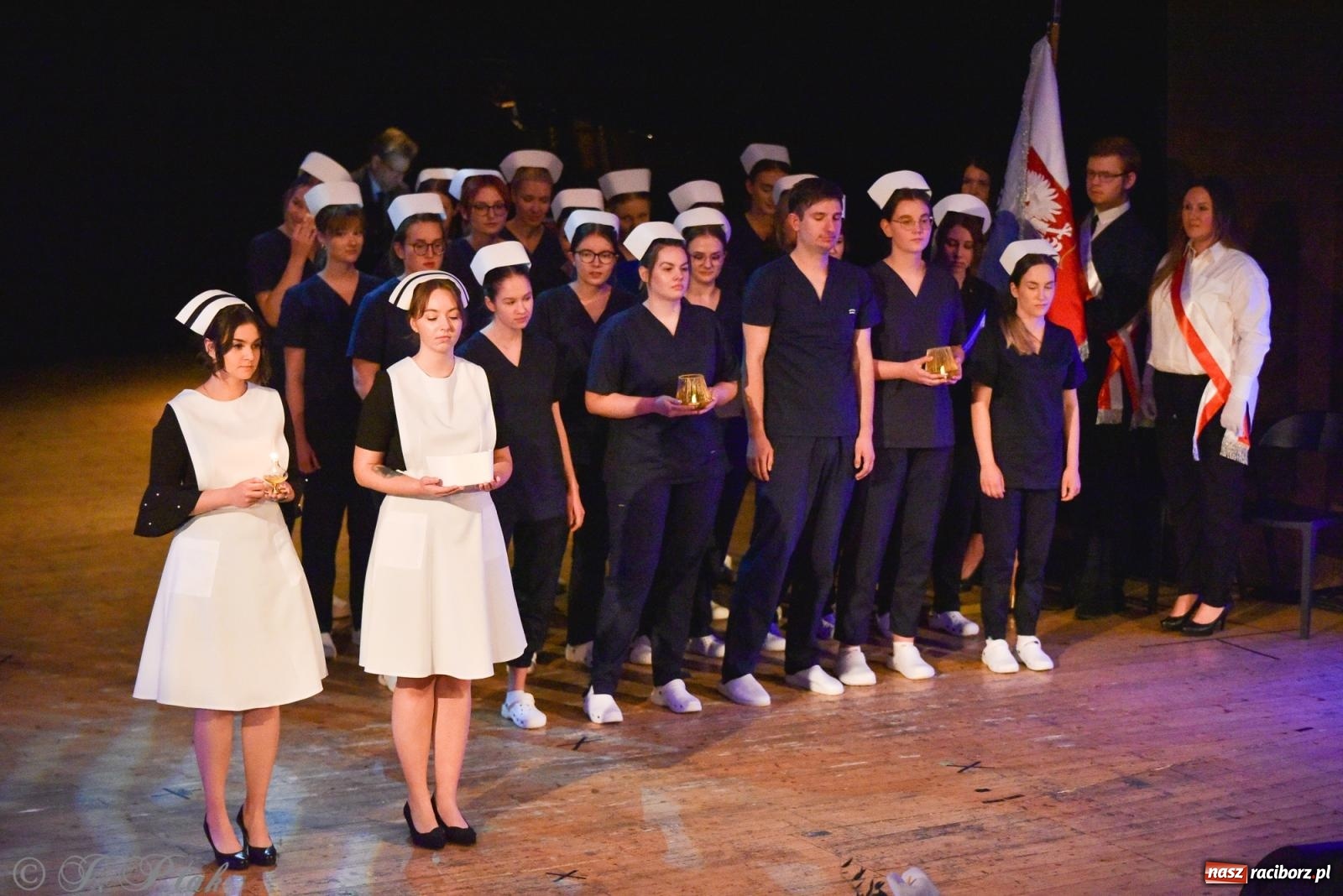 Zdjęcie w galerii na portalu naszraciborz.pl: Pierwszy stopień wtajemniczenia. Czepkowanie w raciborskiej ANS [FOTO i WIDEO] wiadomości z regionu