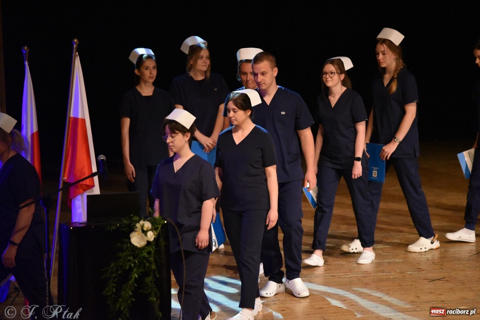 Zdjęcie w galerii na portalu naszraciborz.pl: Pierwszy stopień wtajemniczenia. Czepkowanie w raciborskiej ANS [FOTO i WIDEO] wiadomości z regionu