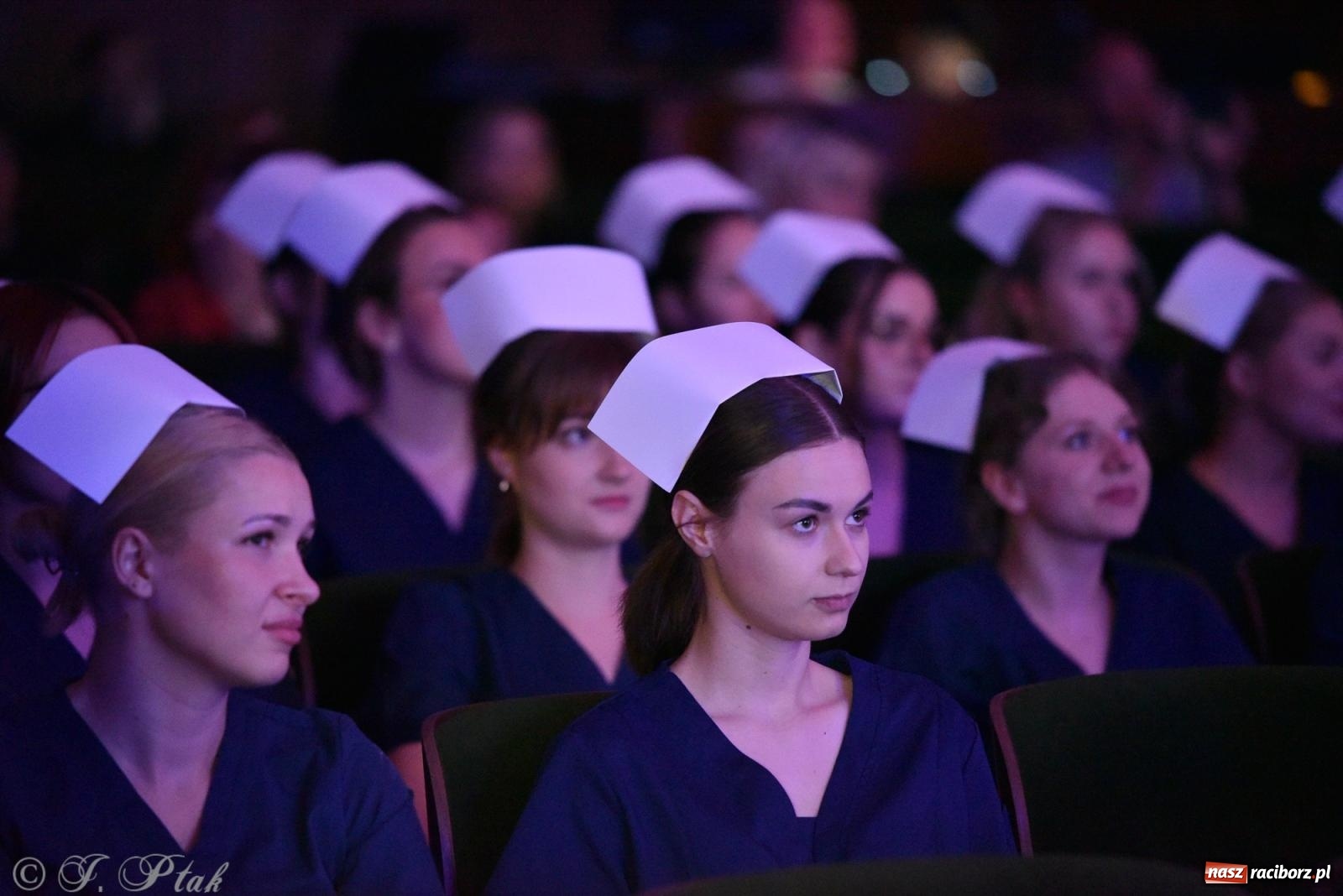 Zdjęcie w galerii na portalu naszraciborz.pl: Pierwszy stopień wtajemniczenia. Czepkowanie w raciborskiej ANS [FOTO i WIDEO] wiadomości z regionu