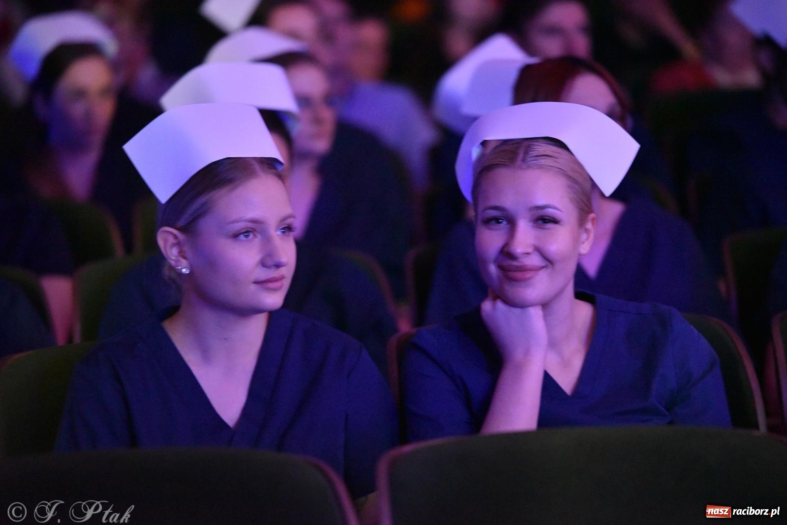 Zdjęcie w galerii na portalu naszraciborz.pl: Pierwszy stopień wtajemniczenia. Czepkowanie w raciborskiej ANS [FOTO i WIDEO] wiadomości z regionu