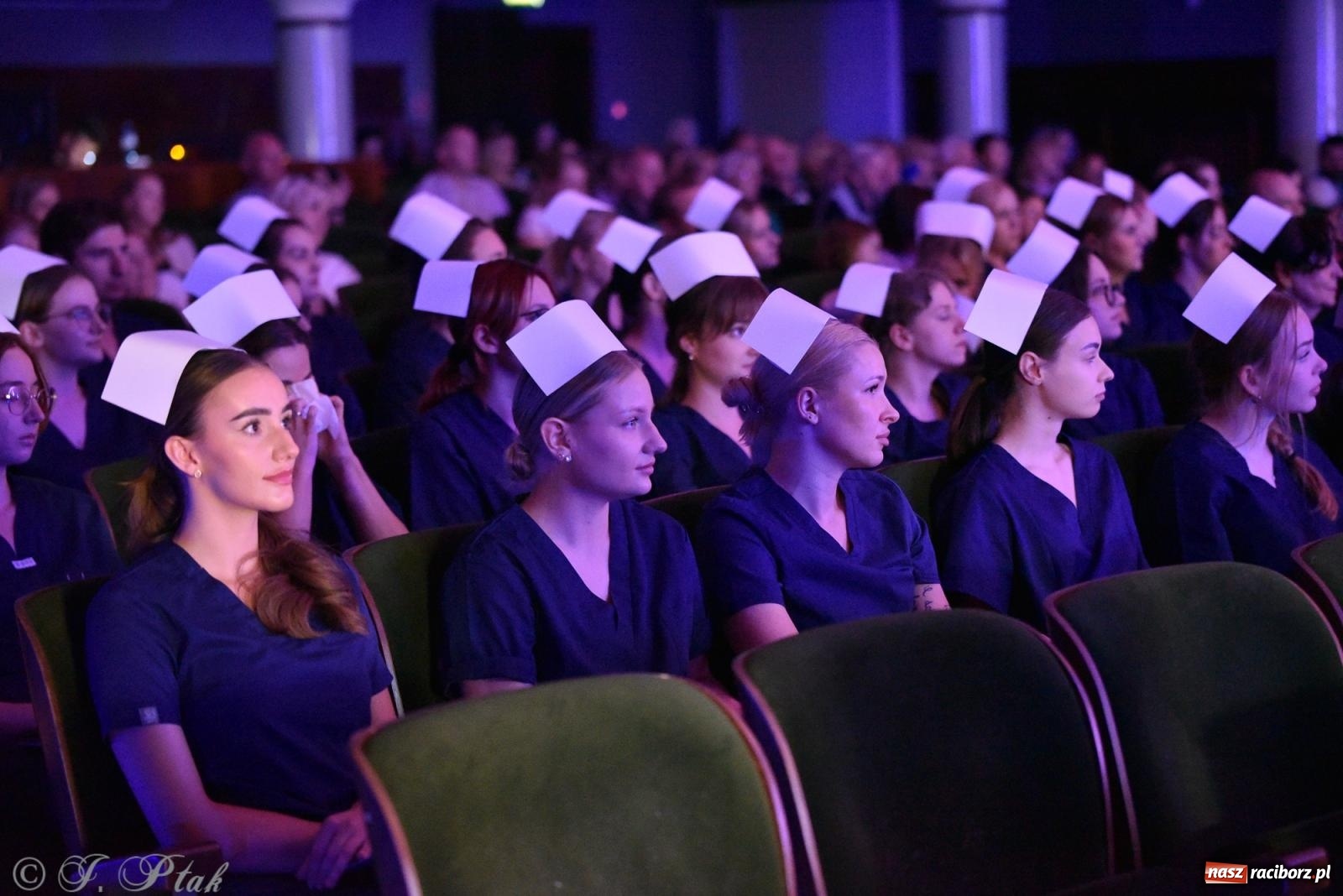 Zdjęcie w galerii na portalu naszraciborz.pl: Pierwszy stopień wtajemniczenia. Czepkowanie w raciborskiej ANS [FOTO i WIDEO] wiadomości z regionu