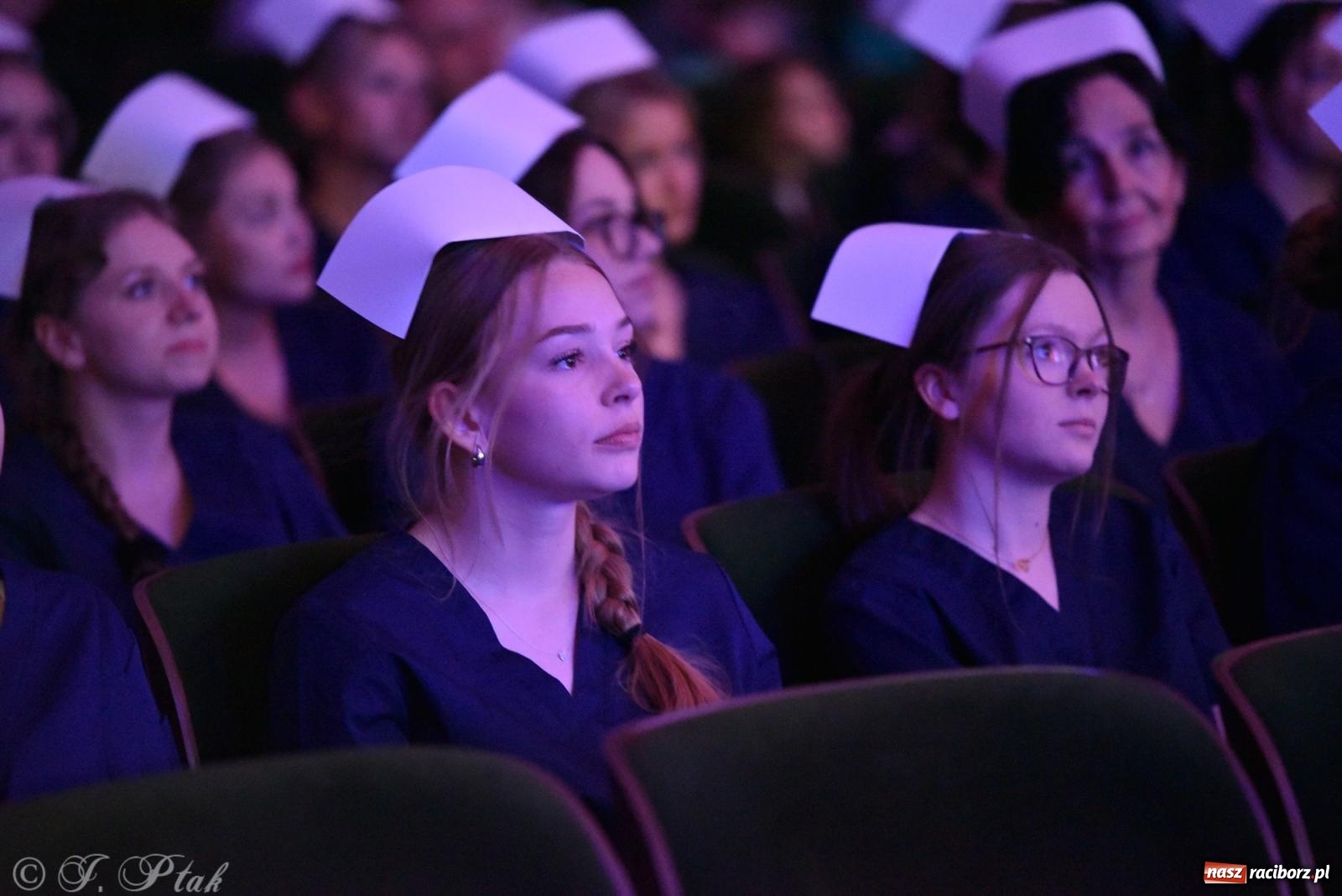 Zdjęcie w galerii na portalu naszraciborz.pl: Pierwszy stopień wtajemniczenia. Czepkowanie w raciborskiej ANS [FOTO i WIDEO] wiadomości z regionu