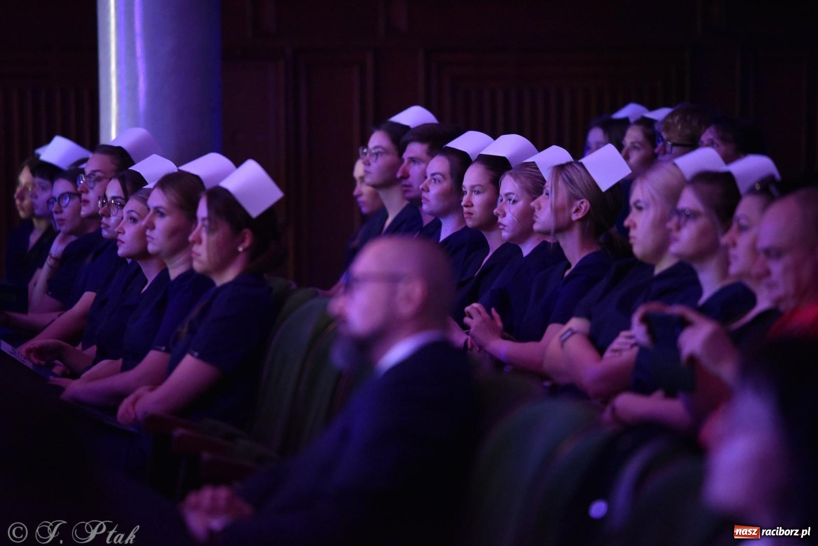 Zdjęcie w galerii na portalu naszraciborz.pl: Pierwszy stopień wtajemniczenia. Czepkowanie w raciborskiej ANS [FOTO i WIDEO] wiadomości z regionu