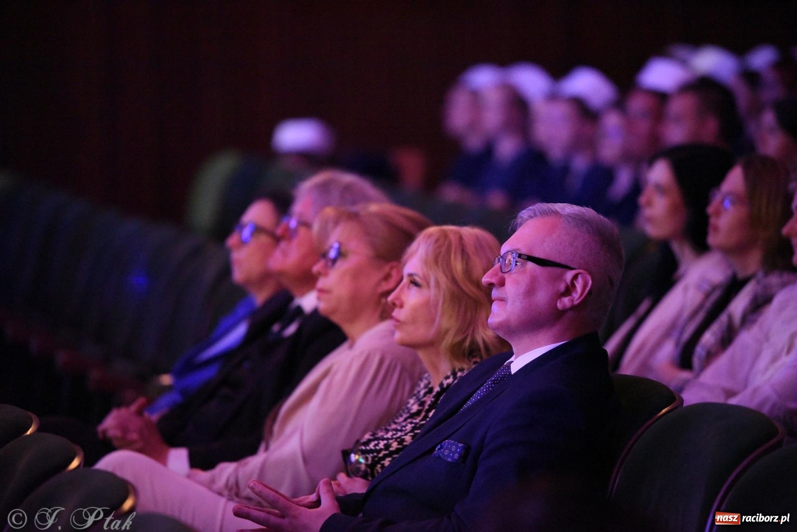 Zdjęcie w galerii na portalu naszraciborz.pl: Pierwszy stopień wtajemniczenia. Czepkowanie w raciborskiej ANS [FOTO i WIDEO] wiadomości z regionu