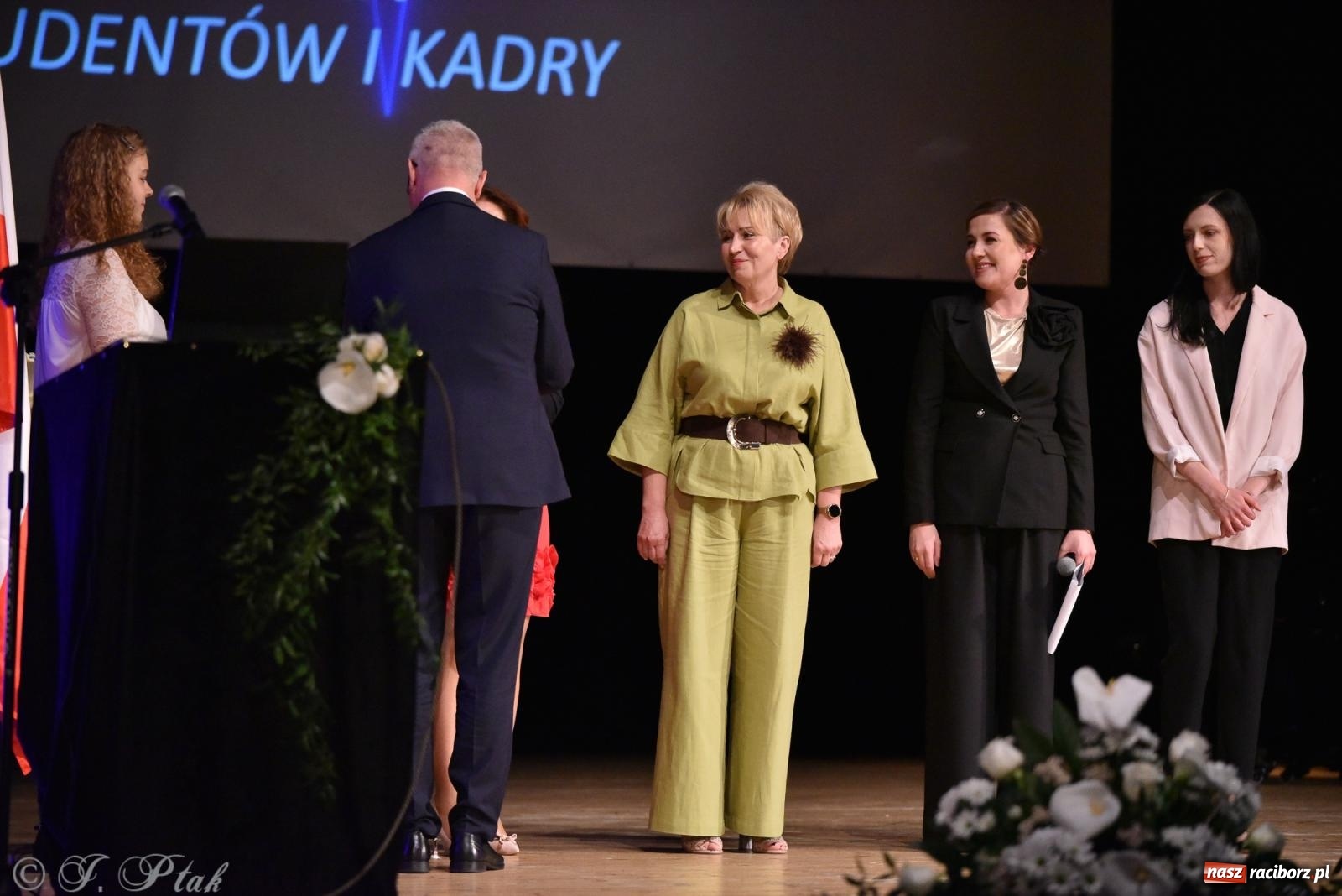 Zdjęcie w galerii na portalu naszraciborz.pl: Pierwszy stopień wtajemniczenia. Czepkowanie w raciborskiej ANS [FOTO i WIDEO] wiadomości z regionu