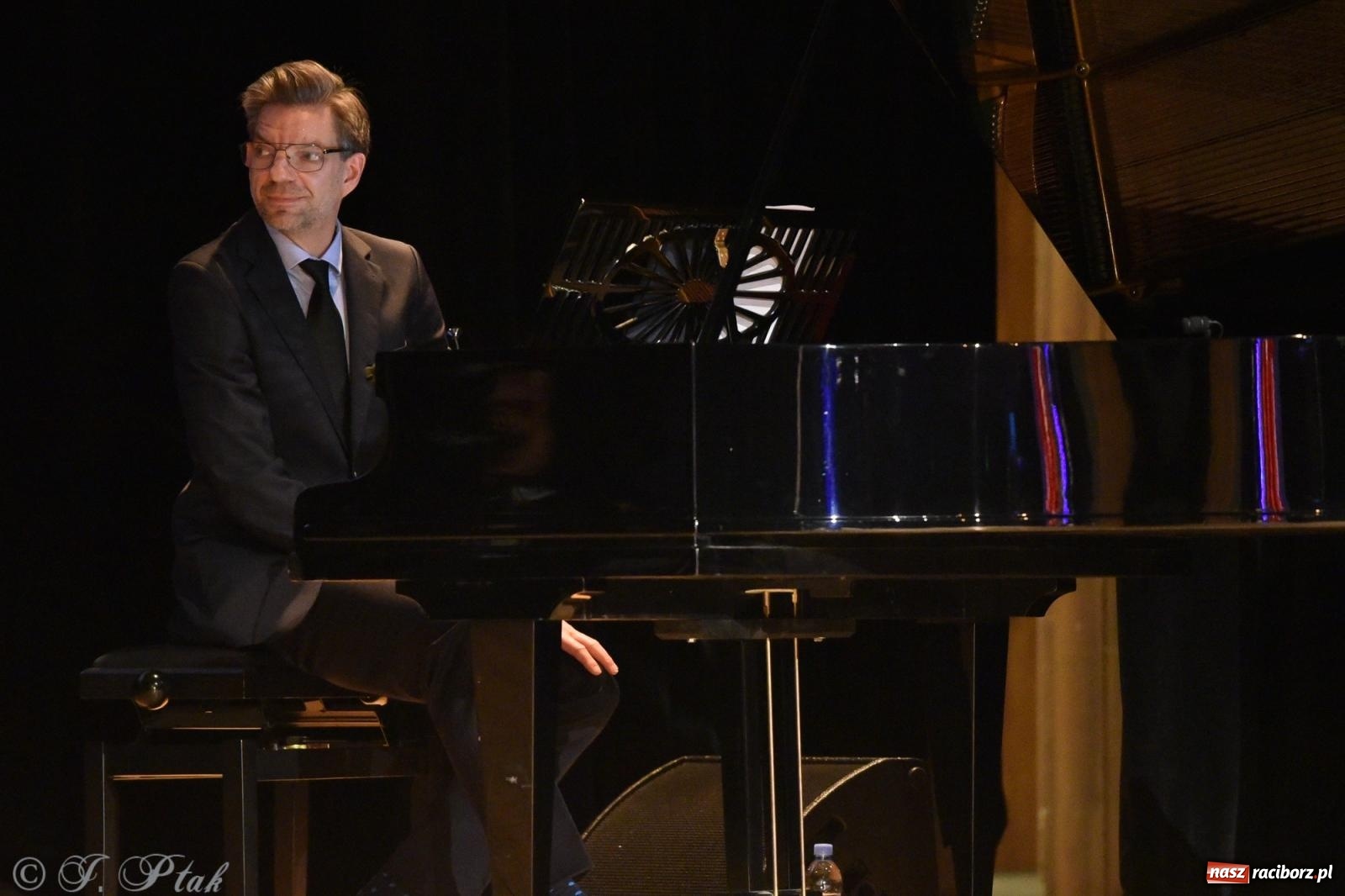 Zdjęcie w galerii na portalu naszraciborz.pl: Pierwszy stopień wtajemniczenia. Czepkowanie w raciborskiej ANS [FOTO i WIDEO] wiadomości z regionu