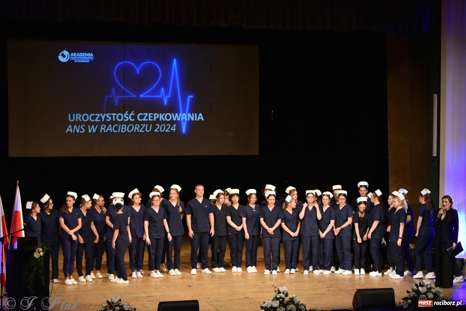 Zdjęcie w galerii na portalu naszraciborz.pl: Pierwszy stopień wtajemniczenia. Czepkowanie w raciborskiej ANS [FOTO i WIDEO] wiadomości z regionu