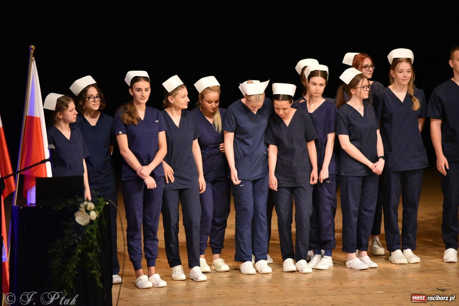 Zdjęcie w galerii na portalu naszraciborz.pl: Pierwszy stopień wtajemniczenia. Czepkowanie w raciborskiej ANS [FOTO i WIDEO] wiadomości z regionu