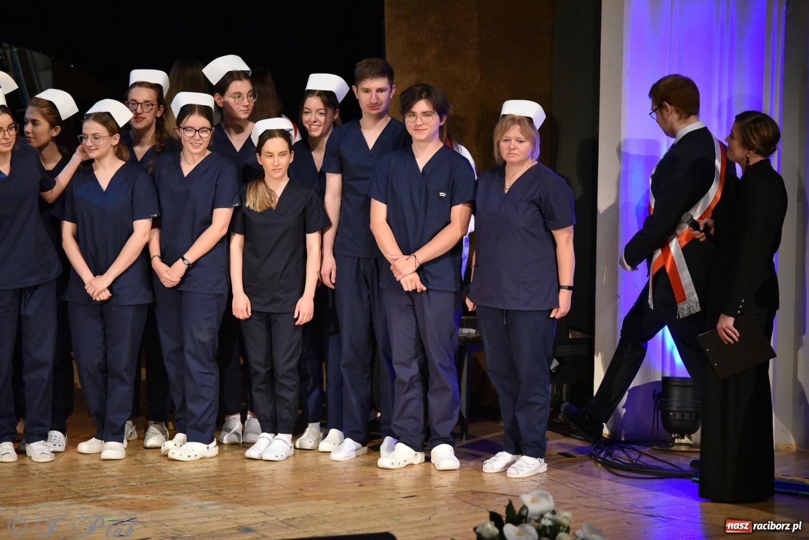 Zdjęcie w galerii na portalu naszraciborz.pl: Pierwszy stopień wtajemniczenia. Czepkowanie w raciborskiej ANS [FOTO i WIDEO] wiadomości z regionu