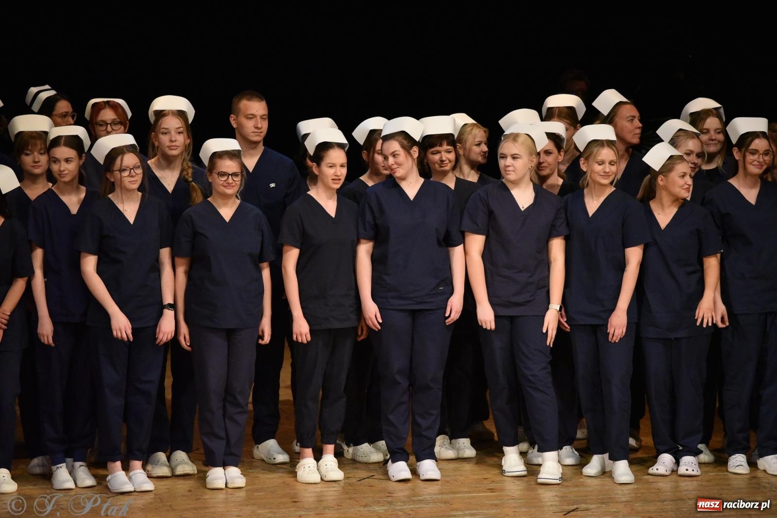 Zdjęcie w galerii na portalu naszraciborz.pl: Pierwszy stopień wtajemniczenia. Czepkowanie w raciborskiej ANS [FOTO i WIDEO] wiadomości z regionu