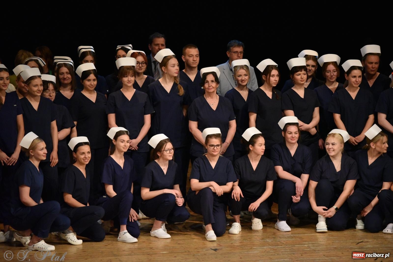 Zdjęcie w galerii na portalu naszraciborz.pl: Pierwszy stopień wtajemniczenia. Czepkowanie w raciborskiej ANS [FOTO i WIDEO] wiadomości z regionu