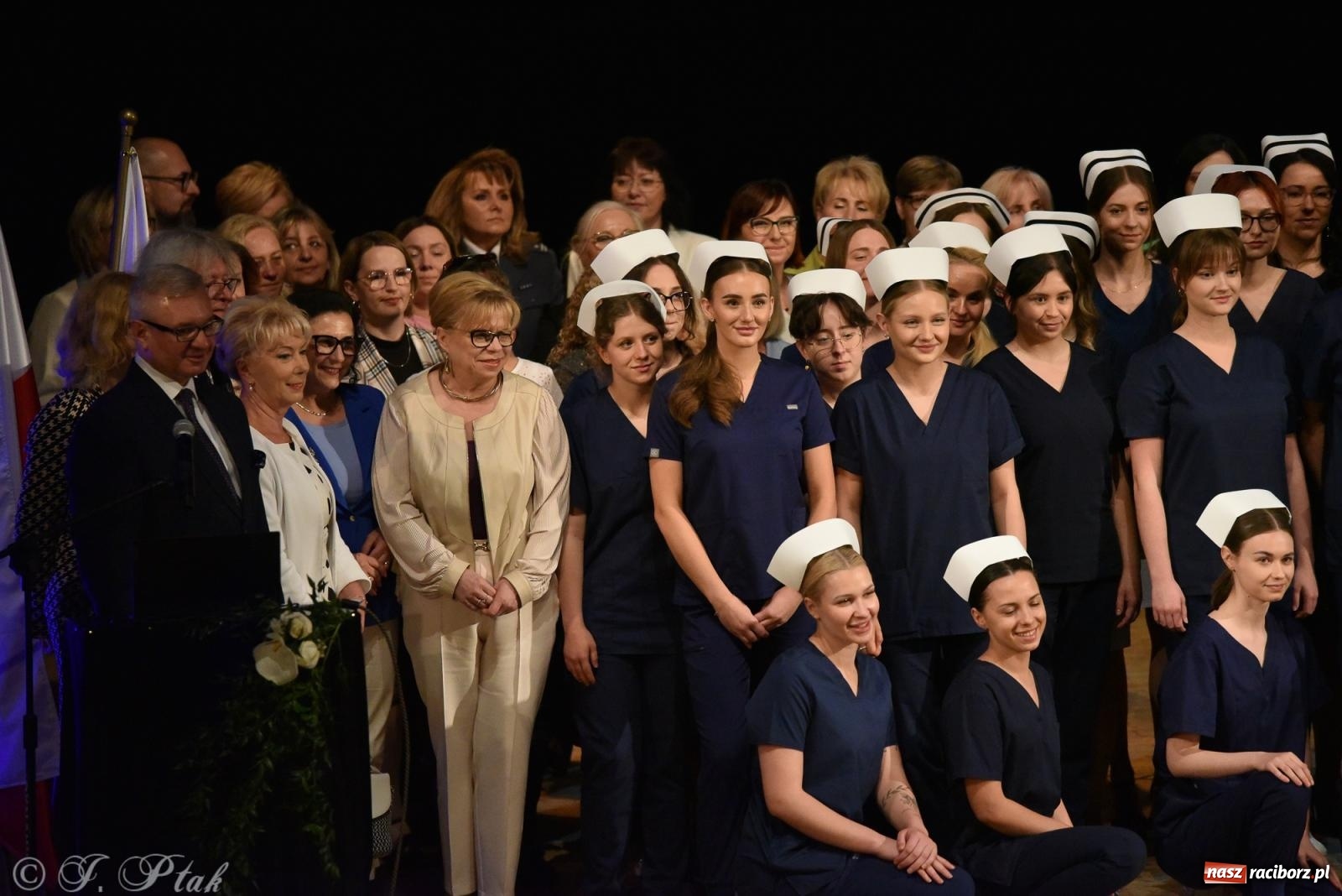 Zdjęcie w galerii na portalu naszraciborz.pl: Pierwszy stopień wtajemniczenia. Czepkowanie w raciborskiej ANS [FOTO i WIDEO] wiadomości z regionu