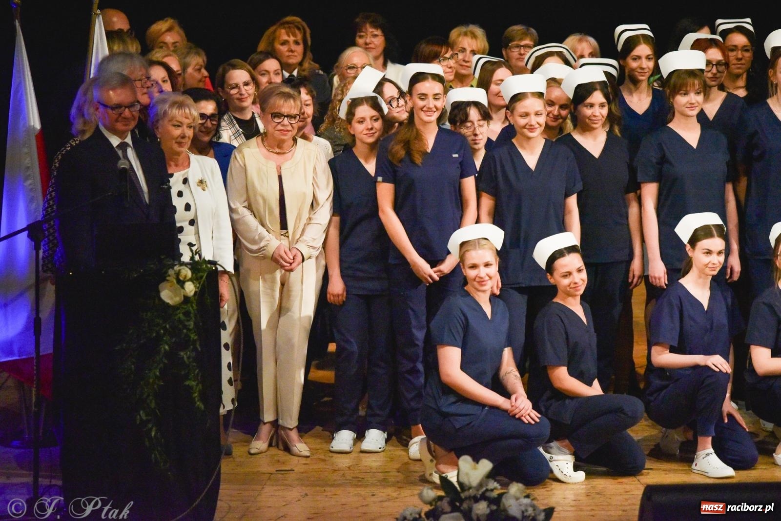 Zdjęcie w galerii na portalu naszraciborz.pl: Pierwszy stopień wtajemniczenia. Czepkowanie w raciborskiej ANS [FOTO i WIDEO] wiadomości z regionu