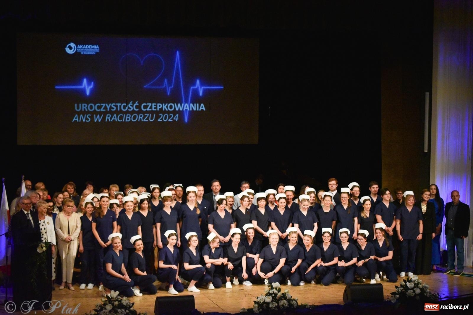 Zdjęcie w galerii na portalu naszraciborz.pl: Pierwszy stopień wtajemniczenia. Czepkowanie w raciborskiej ANS [FOTO i WIDEO] wiadomości z regionu