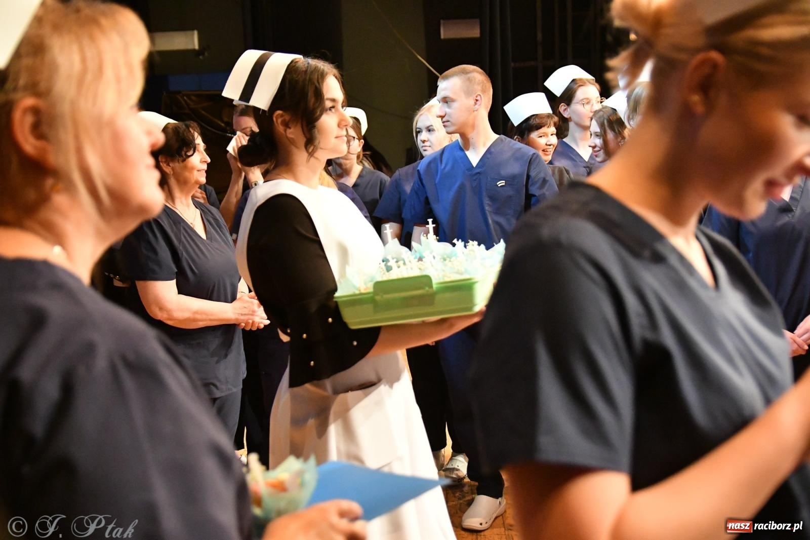 Zdjęcie w galerii na portalu naszraciborz.pl: Pierwszy stopień wtajemniczenia. Czepkowanie w raciborskiej ANS [FOTO i WIDEO] wiadomości z regionu