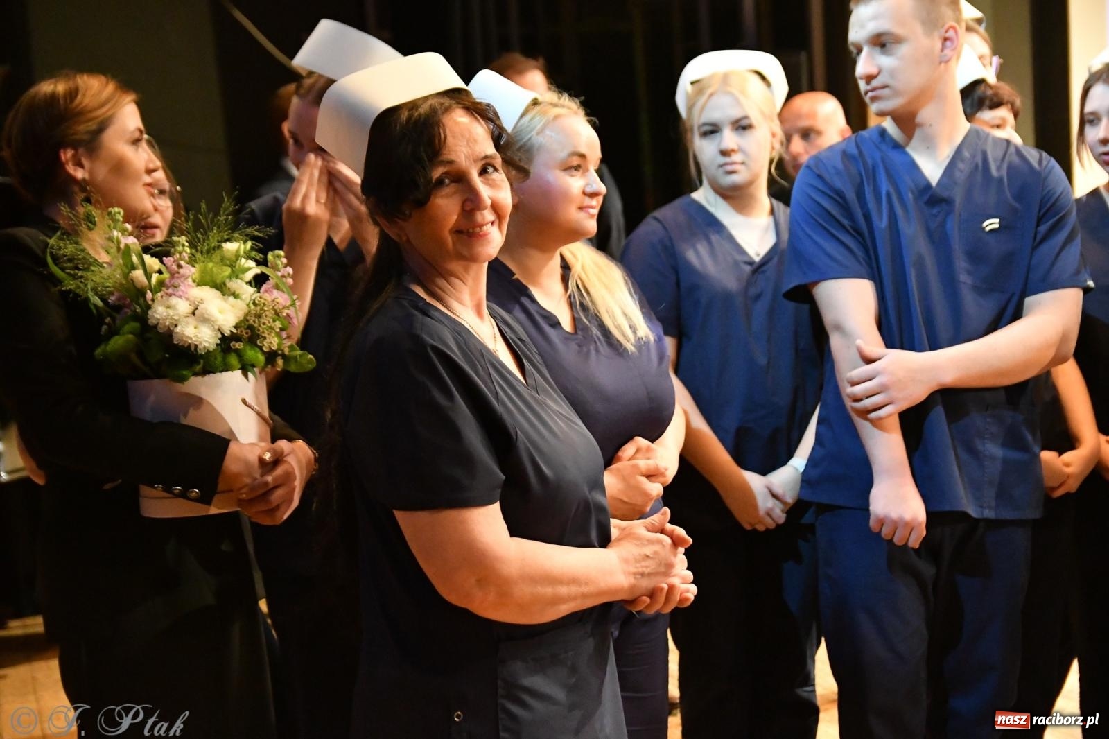 Zdjęcie w galerii na portalu naszraciborz.pl: Pierwszy stopień wtajemniczenia. Czepkowanie w raciborskiej ANS [FOTO i WIDEO] wiadomości z regionu