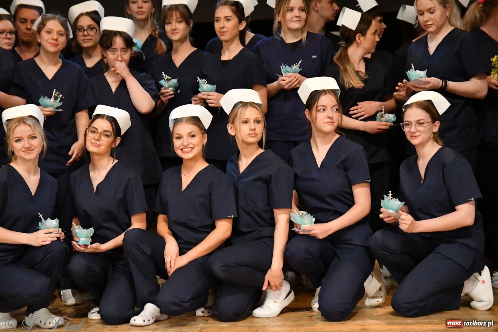 Zdjęcie w galerii na portalu naszraciborz.pl: Pierwszy stopień wtajemniczenia. Czepkowanie w raciborskiej ANS [FOTO i WIDEO] wiadomości z regionu