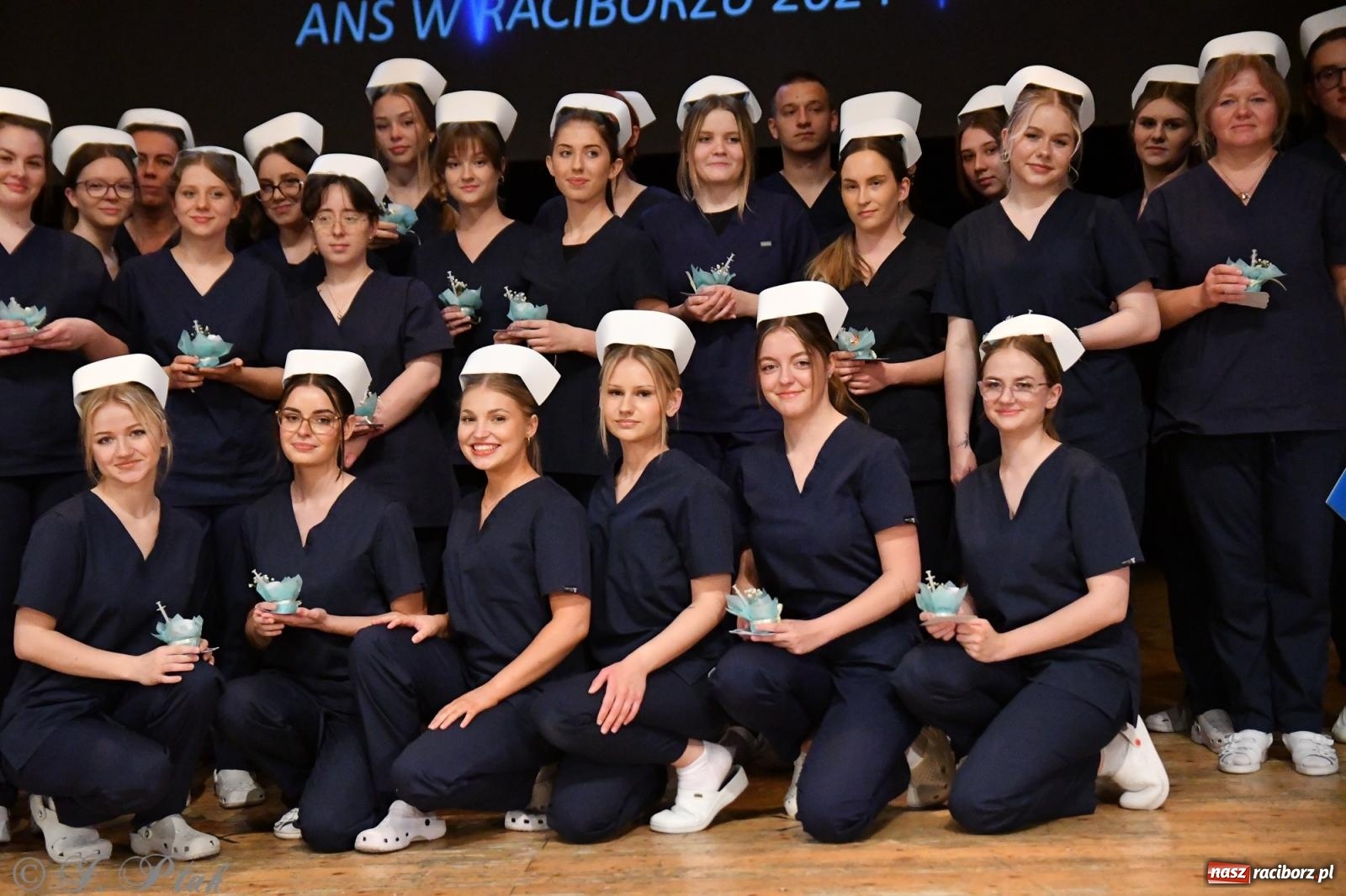 Zdjęcie w galerii na portalu naszraciborz.pl: Pierwszy stopień wtajemniczenia. Czepkowanie w raciborskiej ANS [FOTO i WIDEO] wiadomości z regionu