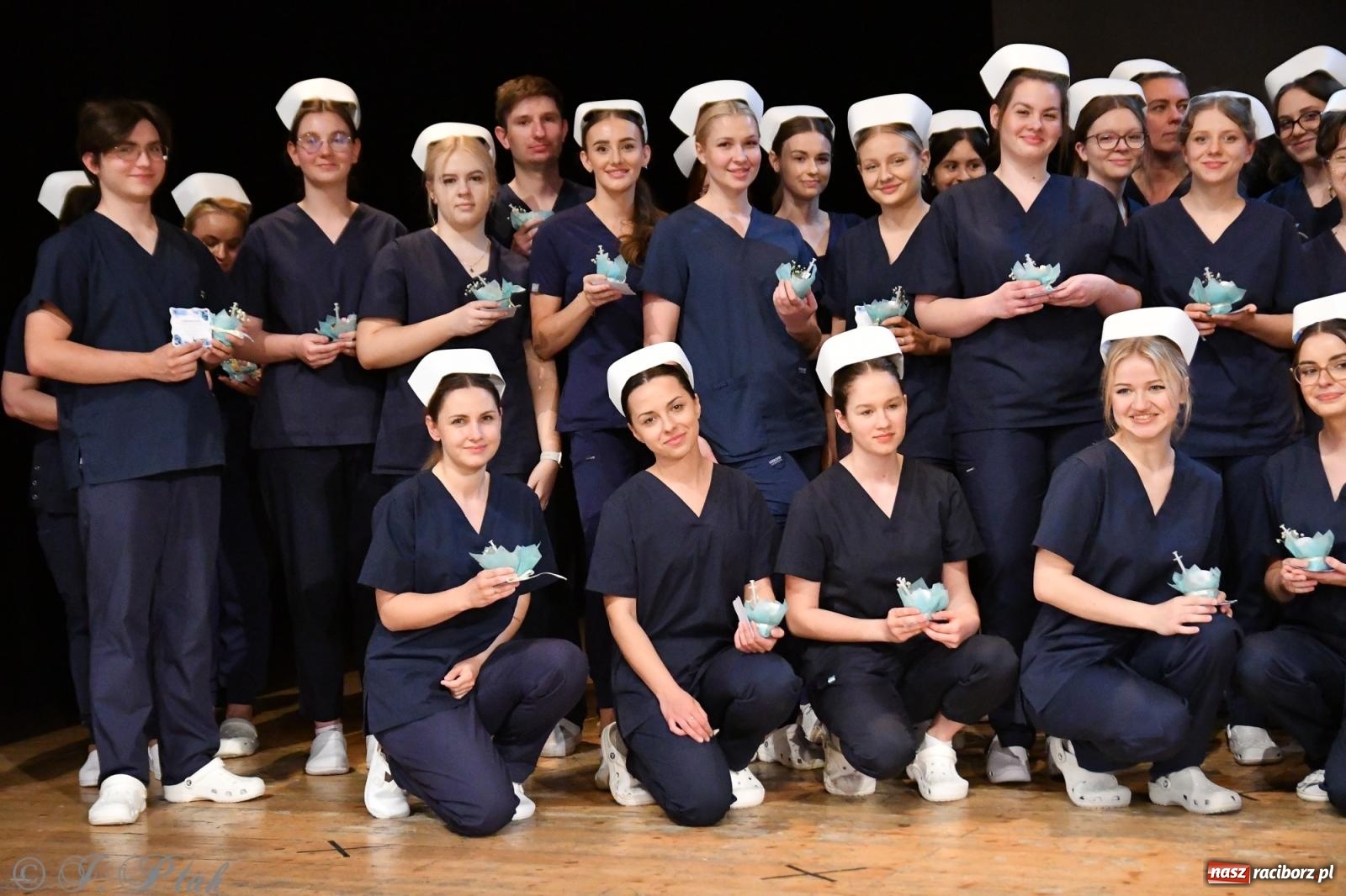 Zdjęcie w galerii na portalu naszraciborz.pl: Pierwszy stopień wtajemniczenia. Czepkowanie w raciborskiej ANS [FOTO i WIDEO] wiadomości z regionu