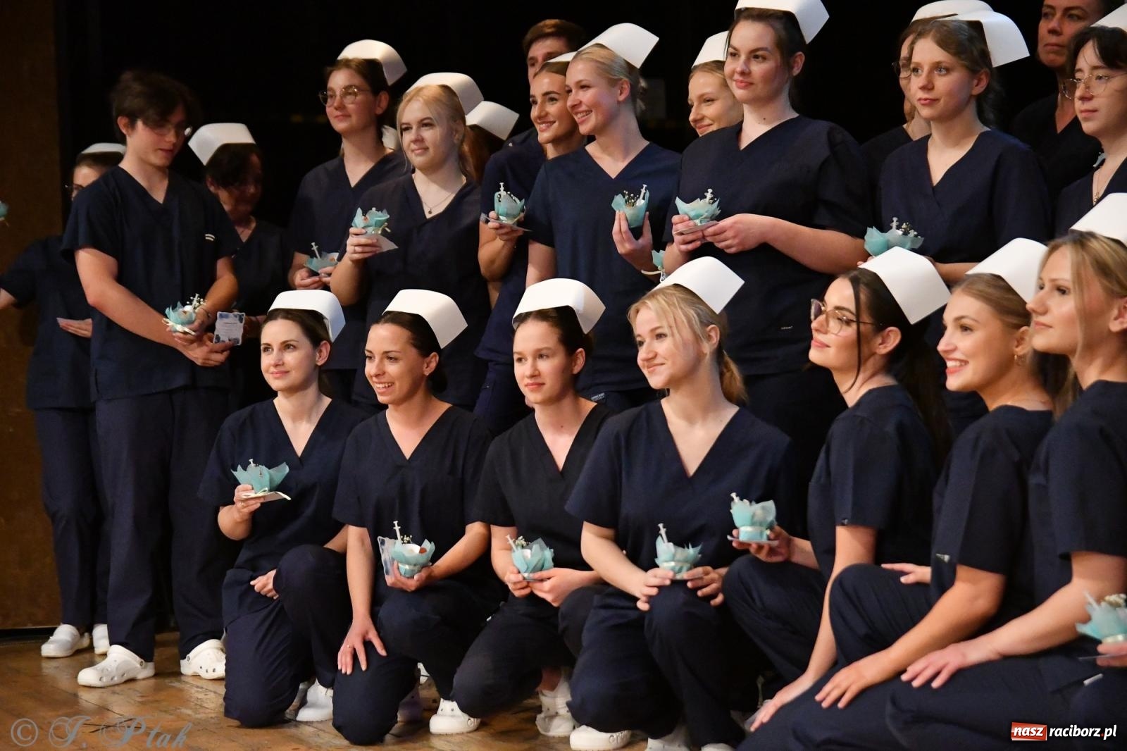 Zdjęcie w galerii na portalu naszraciborz.pl: Pierwszy stopień wtajemniczenia. Czepkowanie w raciborskiej ANS [FOTO i WIDEO] wiadomości z regionu